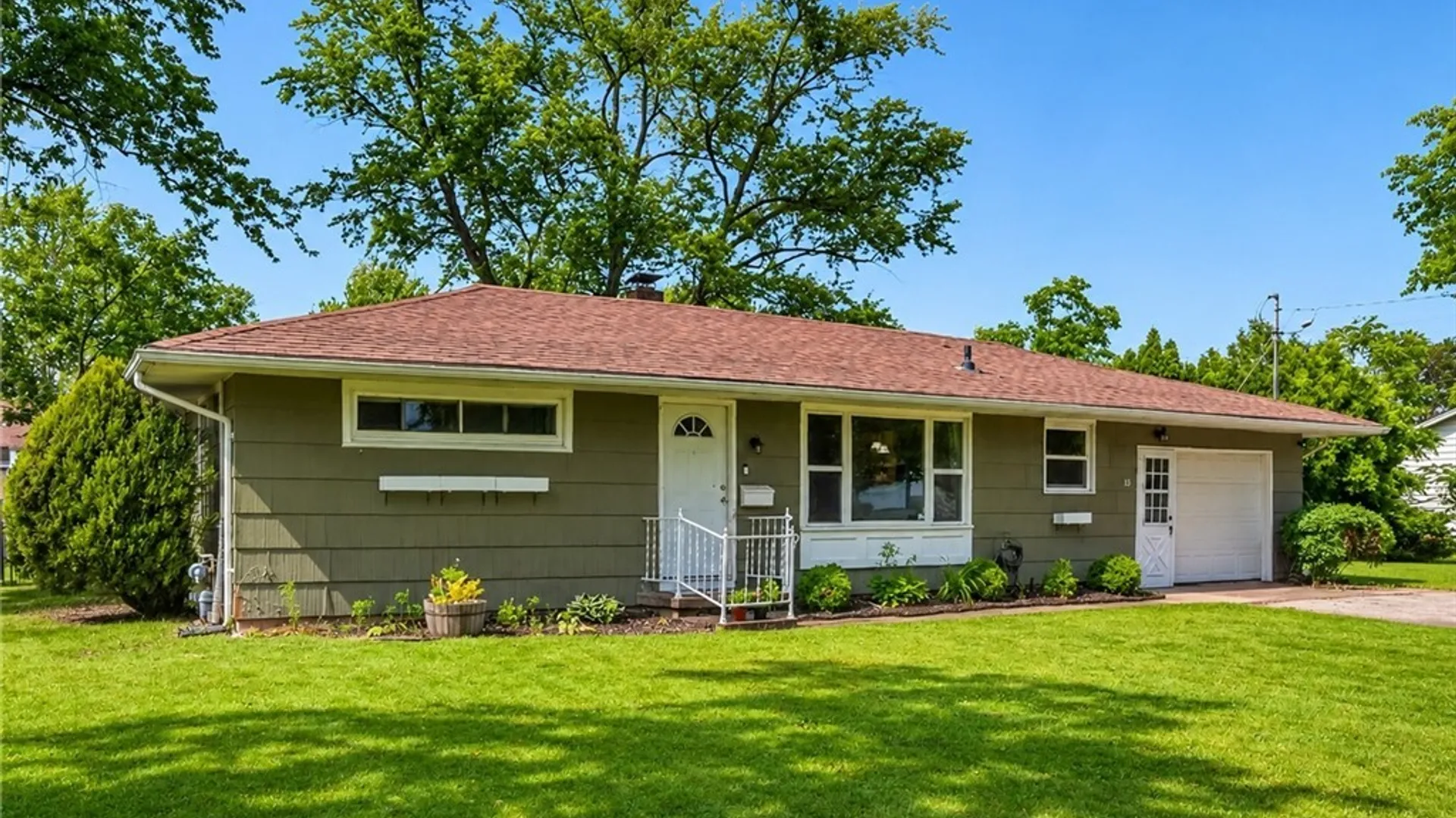 Property at 15 Vermont Avenue, Lockport City, NY 14094 2