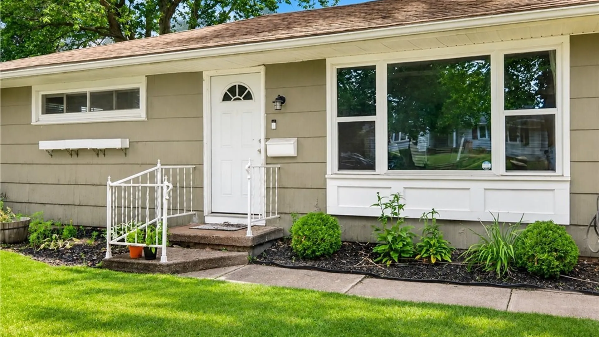 Property at 15 Vermont Avenue, Lockport City, NY 14094 6