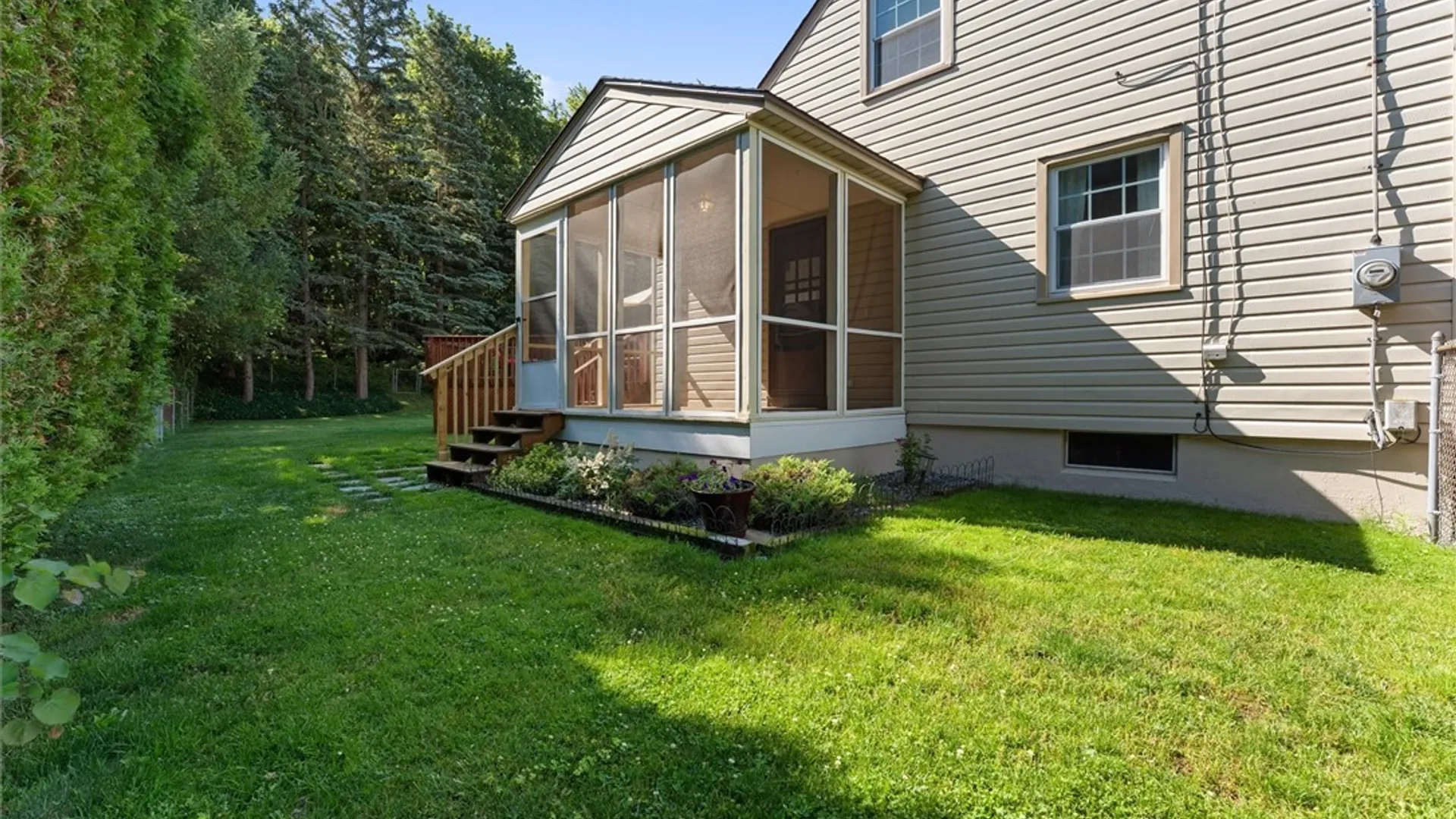 Property at 219 Crestwood Drive, Camillus, NY 13031 5