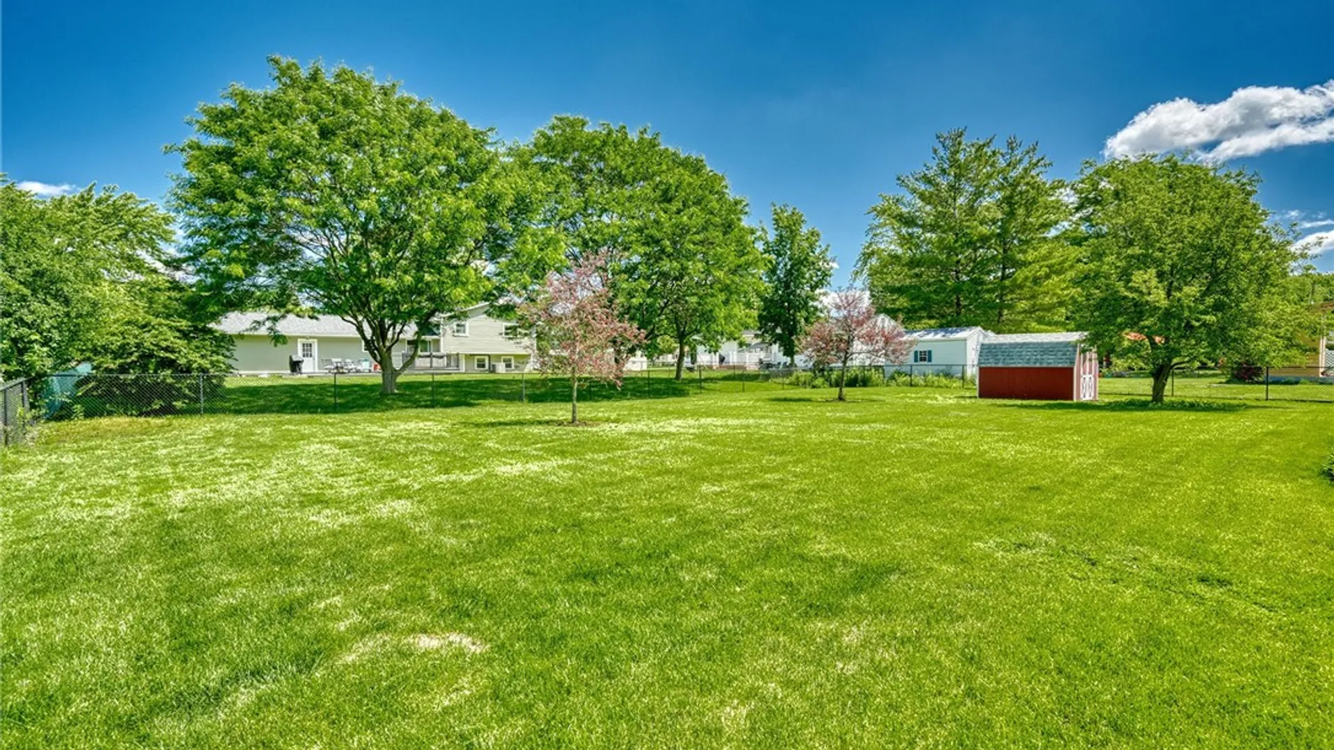 Property at 40 Chiltern Road, Henrietta, NY 14623 35