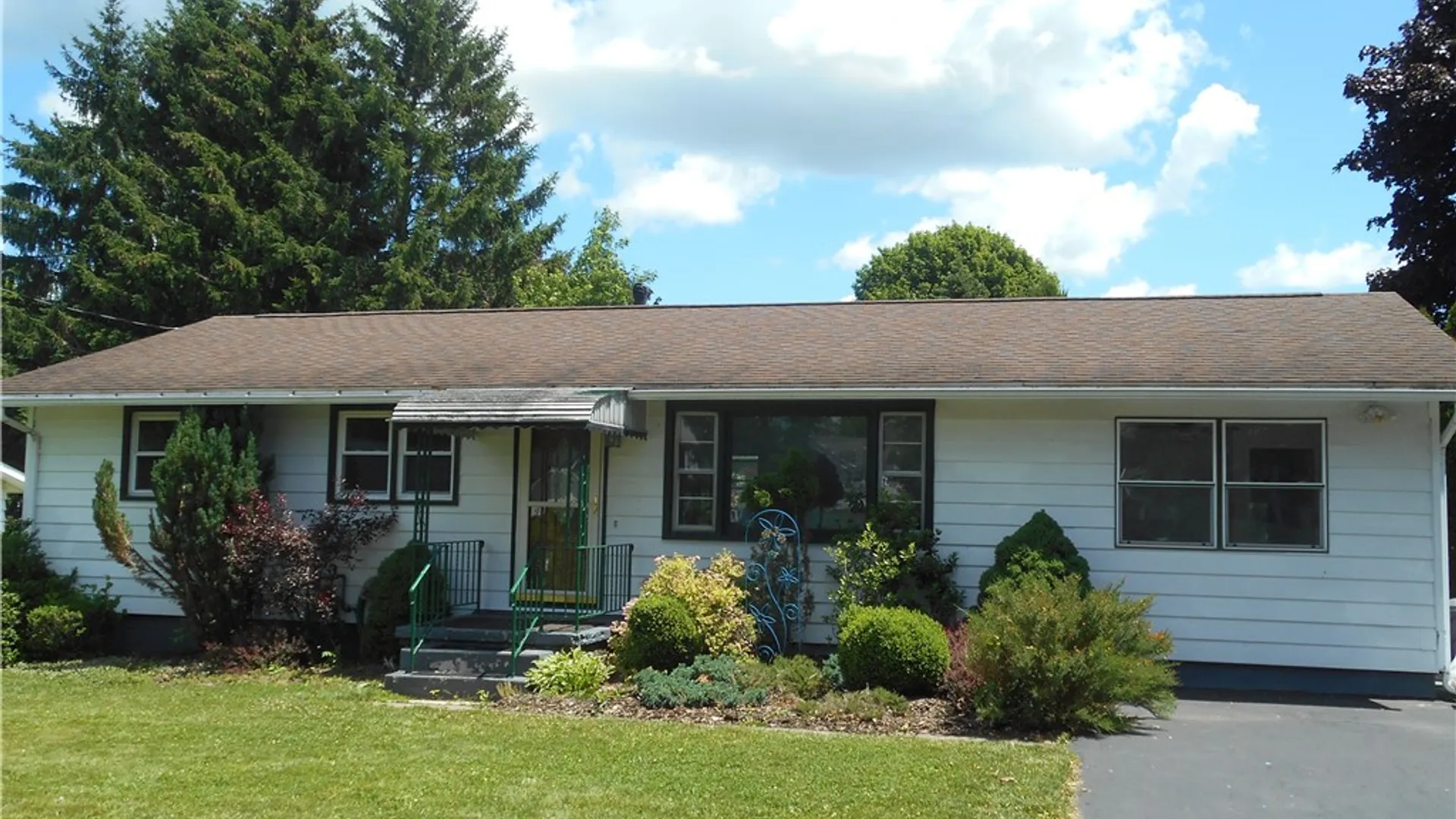 Property at 190 N Fulton Street, Auburn, NY 13021 2