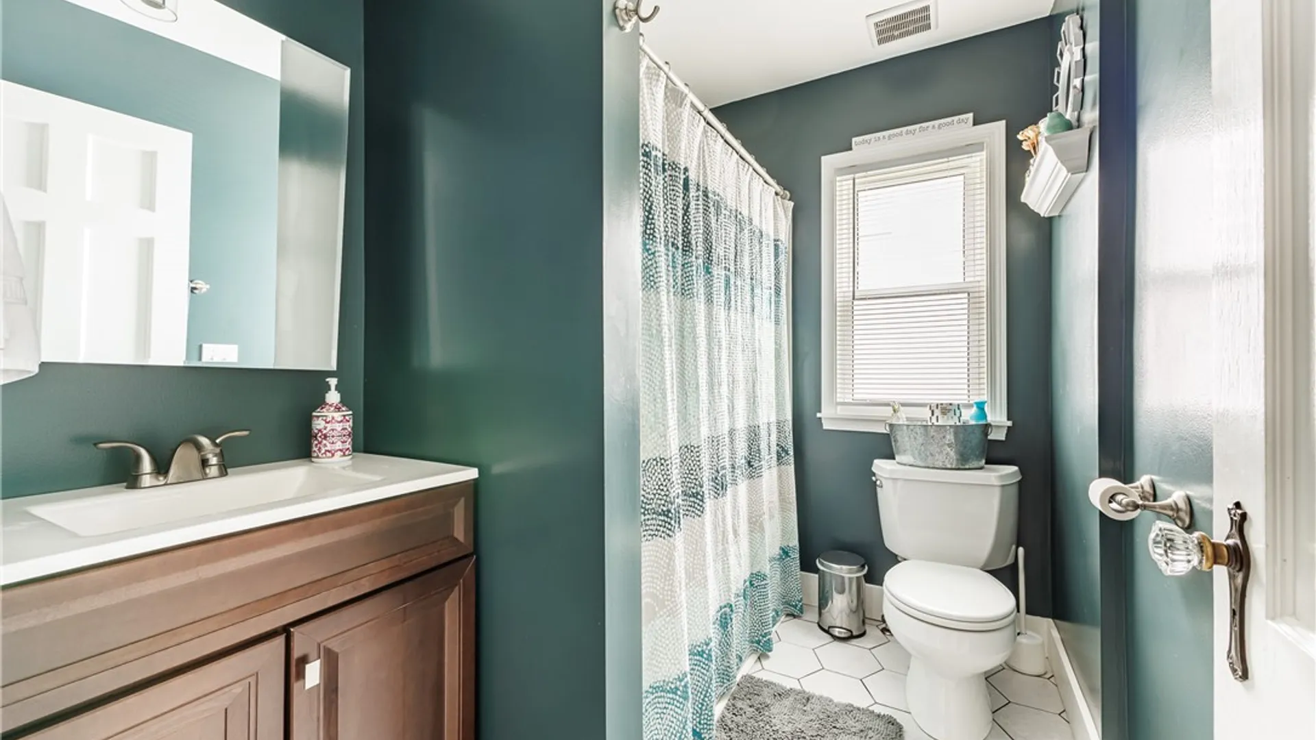 Property at 30 Cliffordale Park, Irondequoit, NY 14609 11