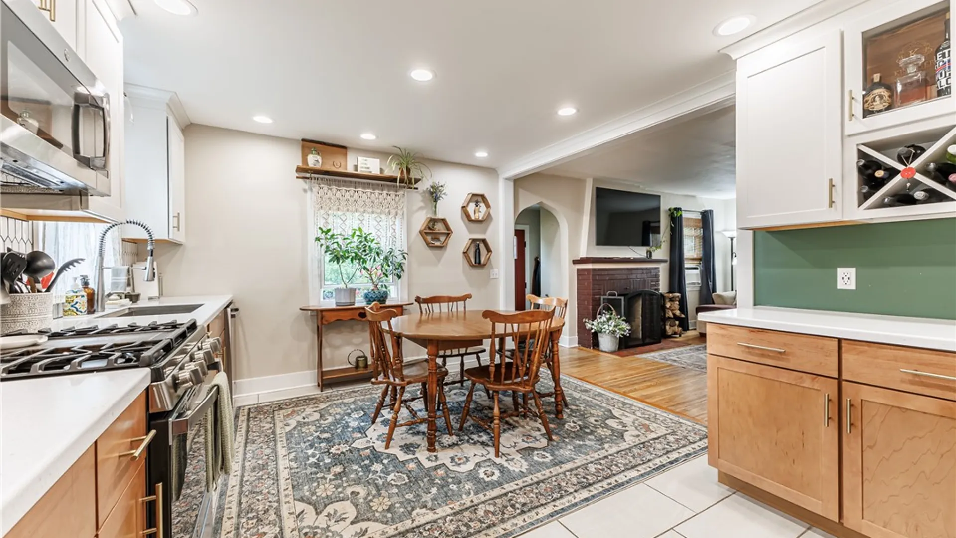 Property at 30 Cliffordale Park, Irondequoit, NY 14609 7