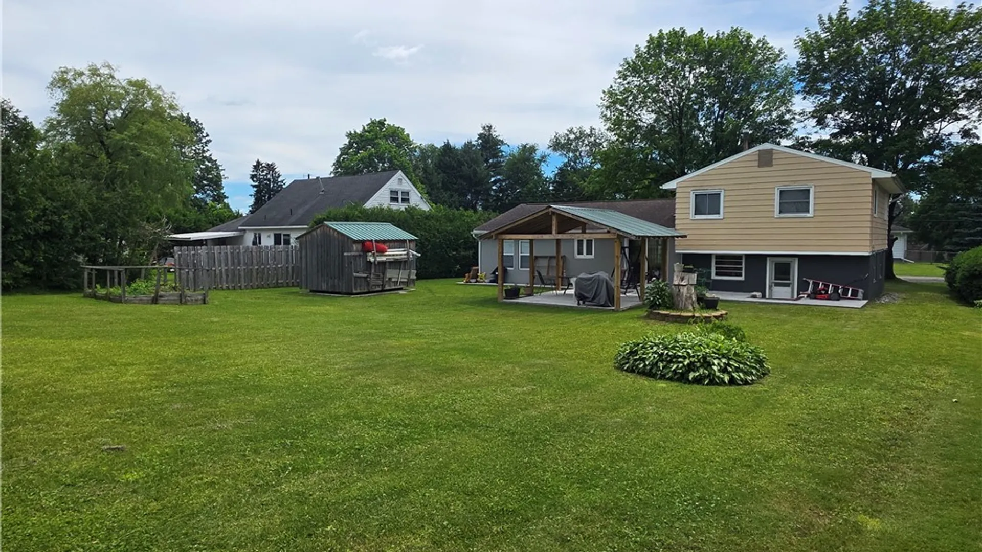 Property at 1305 Fairwood Drive, Utica, NY 13502 34