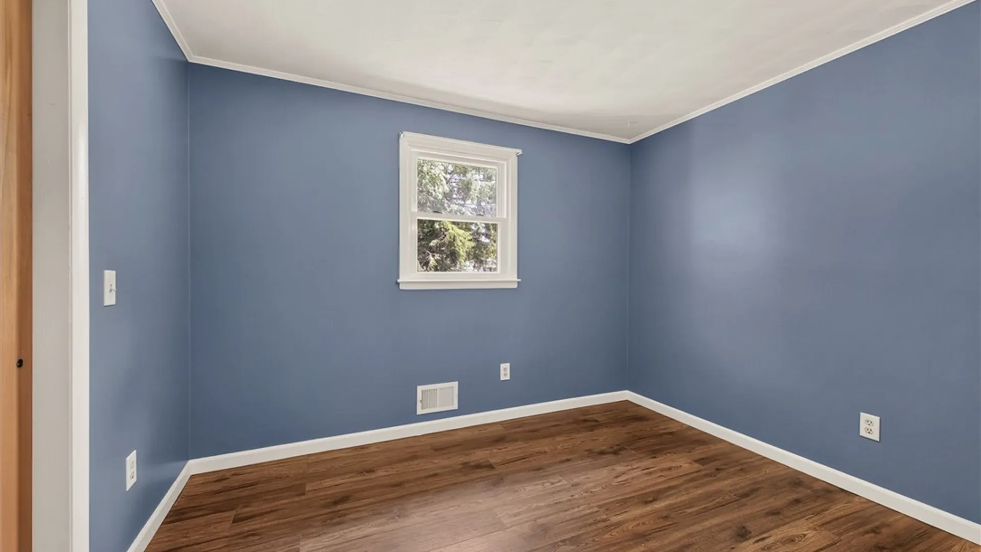 Property at 14 Terry Lane, Ogden, NY 14624 12