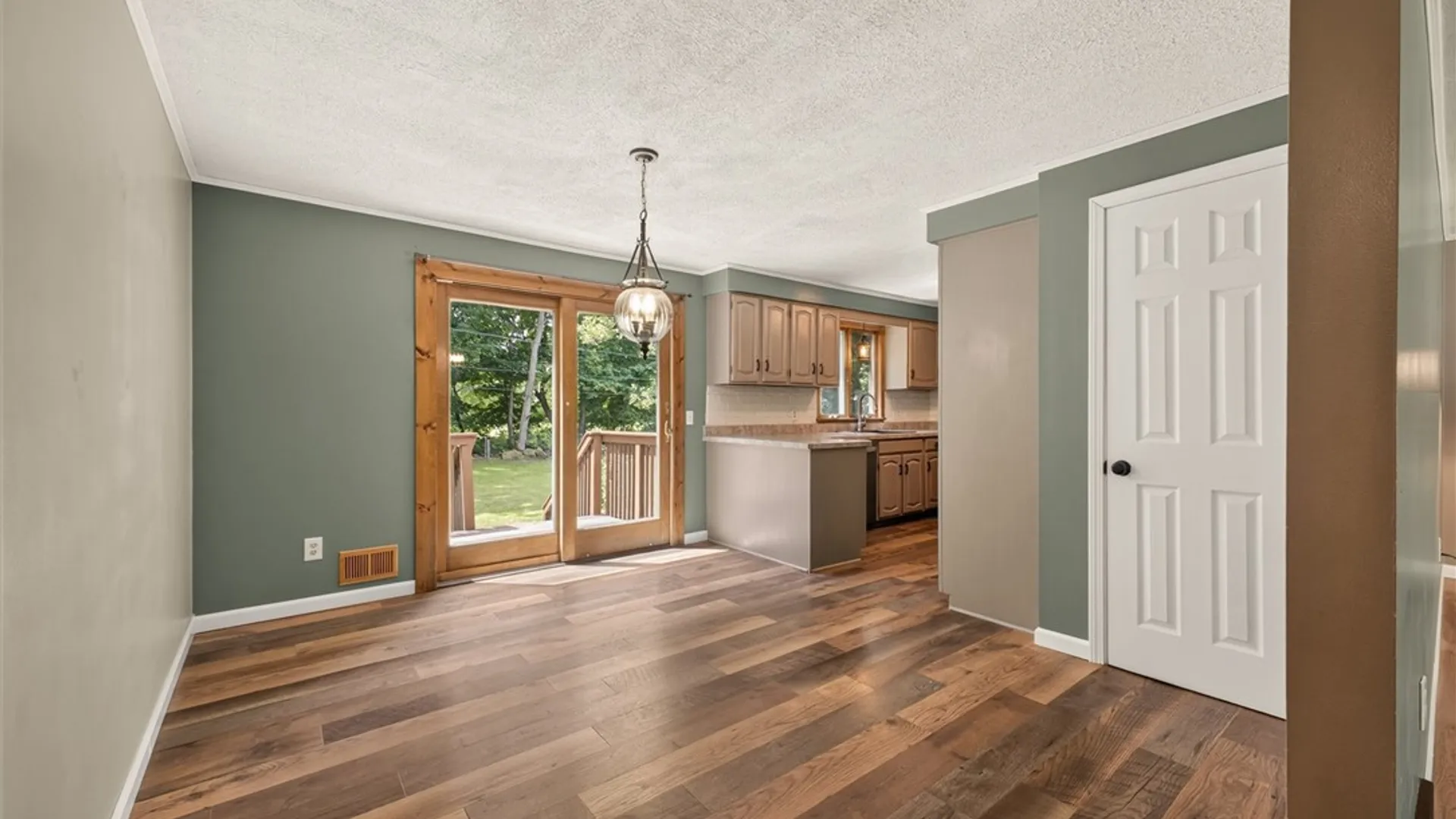 Property at 14 Terry Lane, Ogden, NY 14624 21