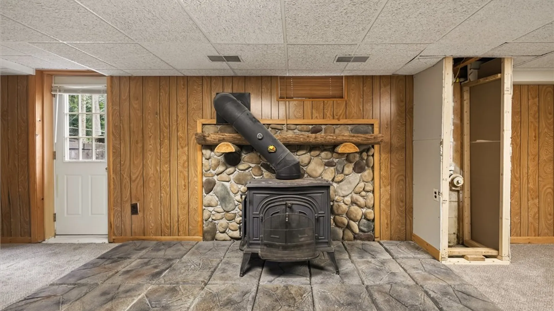 Property at 14 Terry Lane, Ogden, NY 14624 31