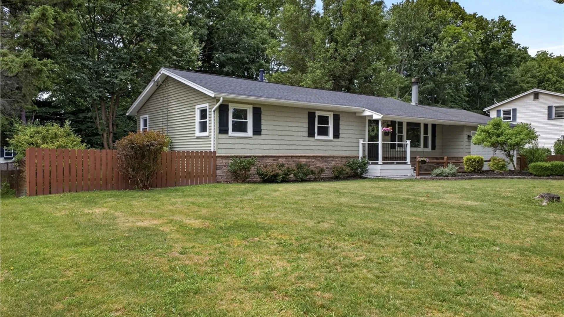 Property at 14 Terry Lane, Ogden, NY 14624 4