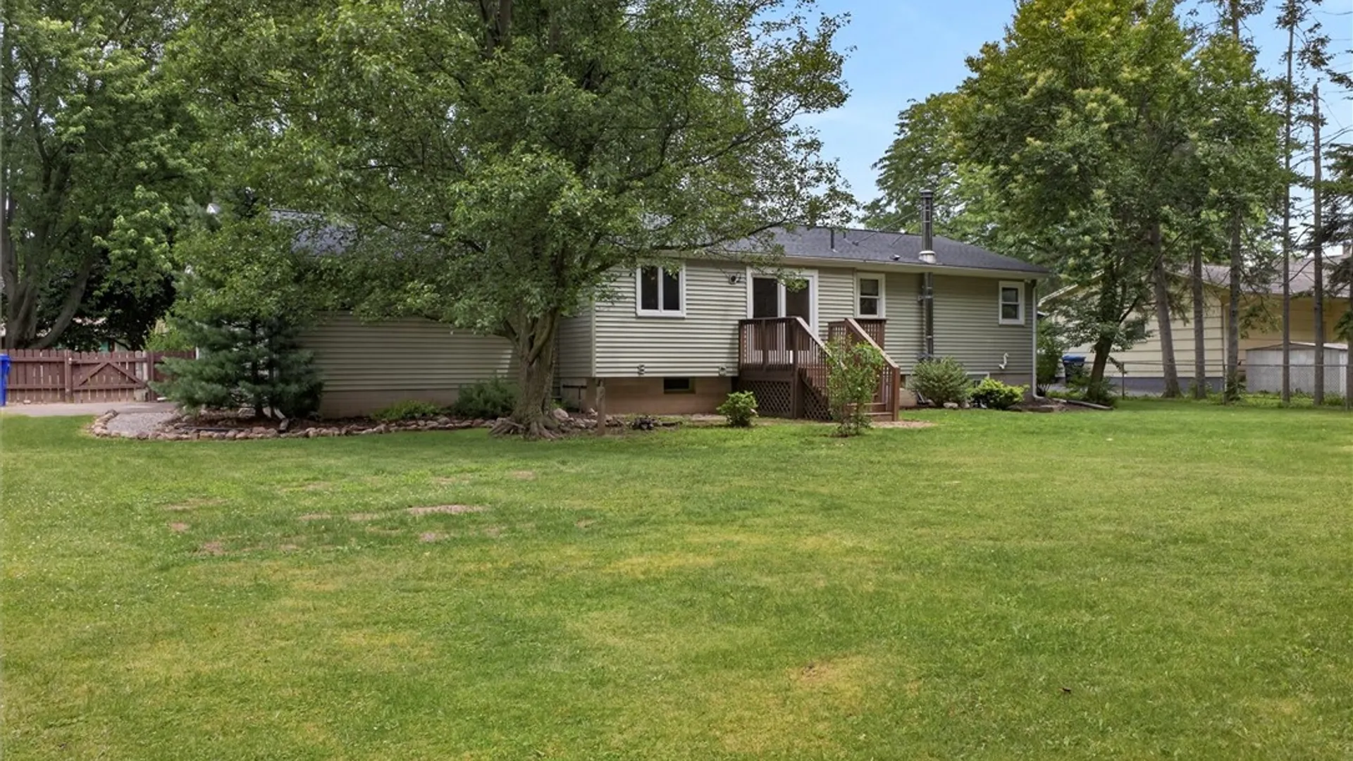 Property at 14 Terry Lane, Ogden, NY 14624 44