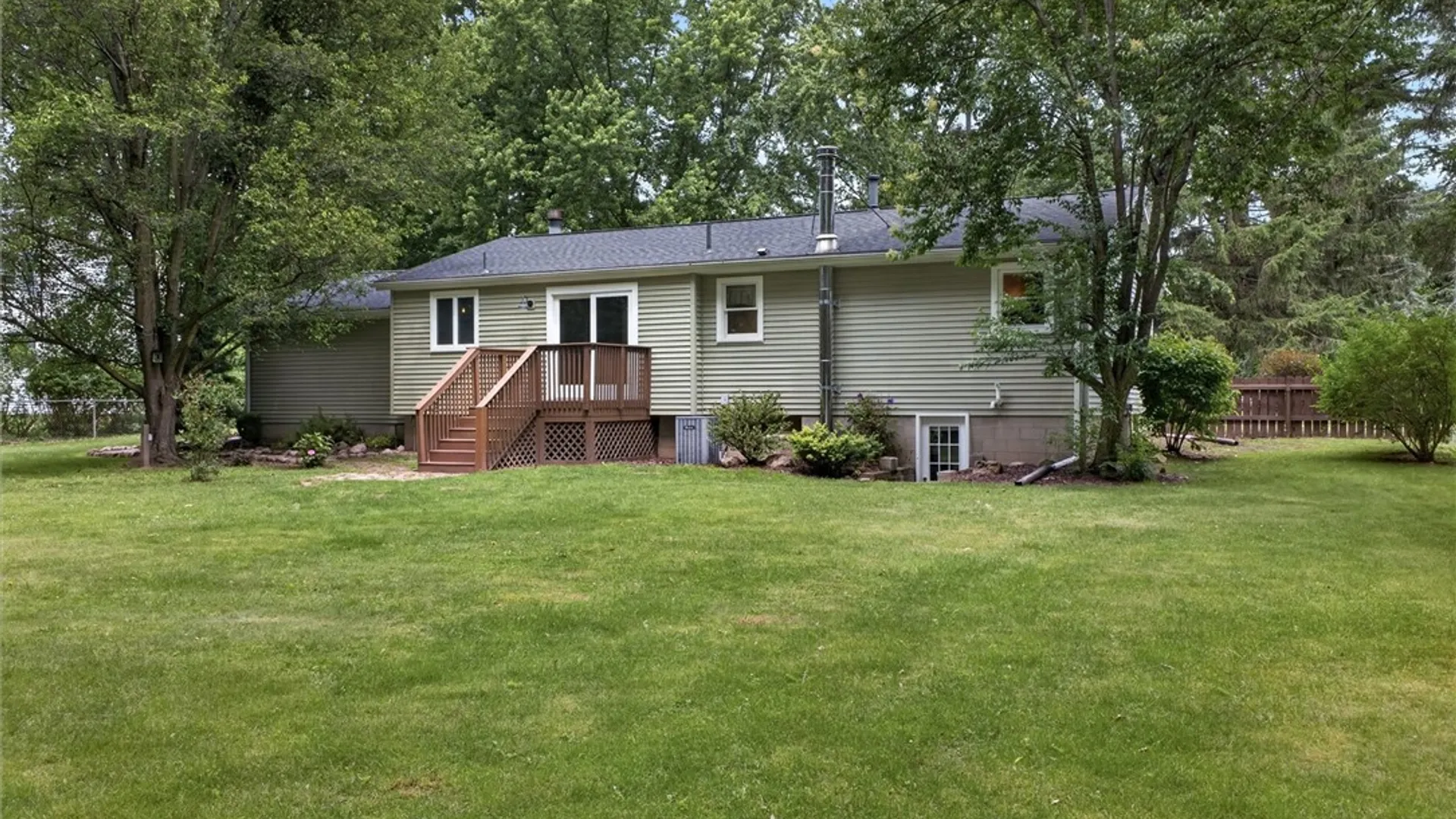 Property at 14 Terry Lane, Ogden, NY 14624 45