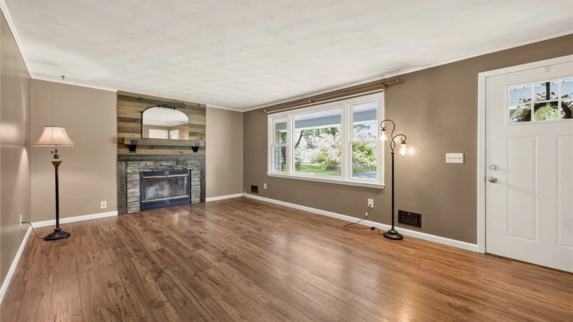 Property at 14 Terry Lane, Ogden, NY 14624 9