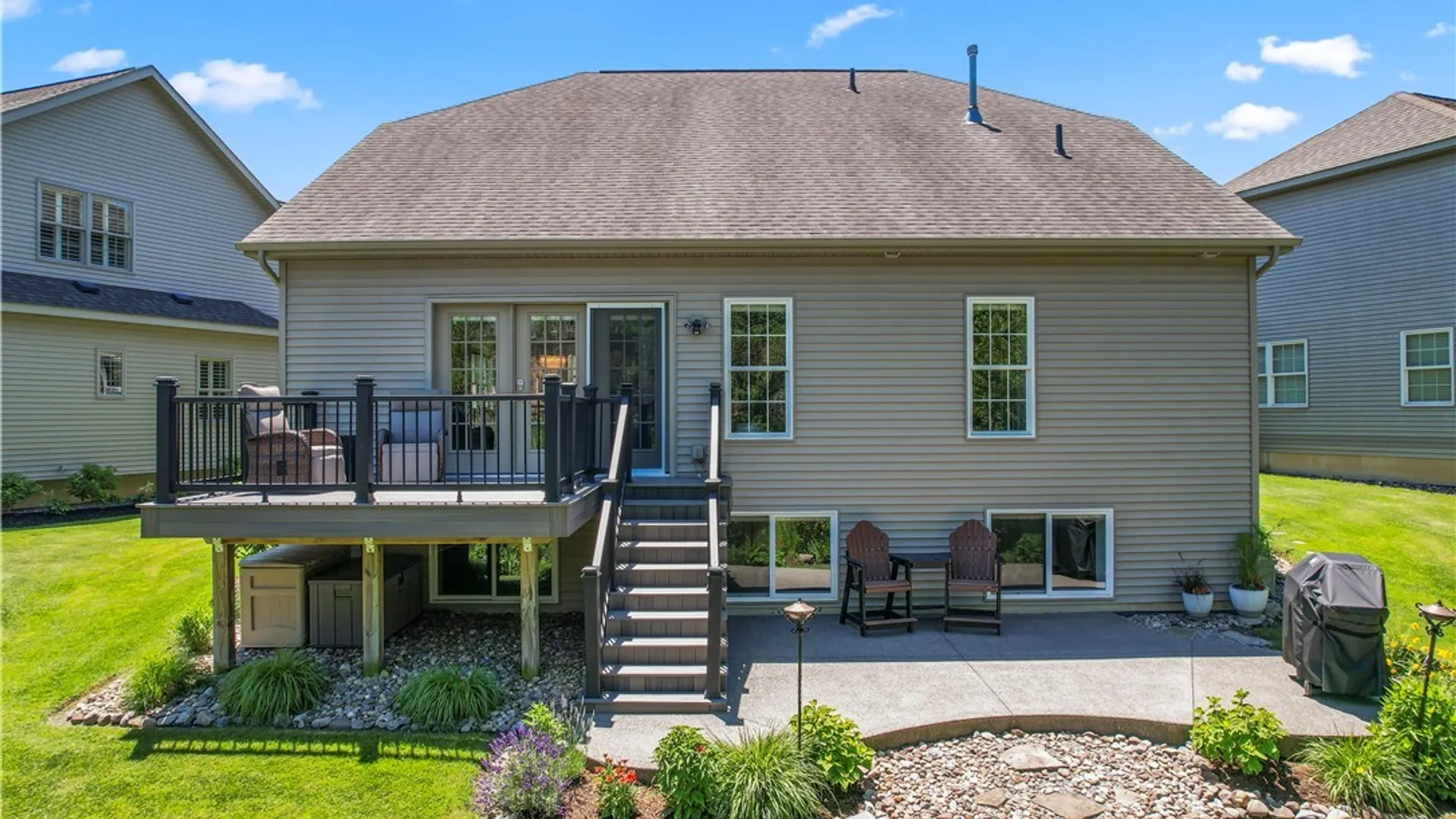 Property at 30 Logan Lane, Lancaster, NY 14086 40