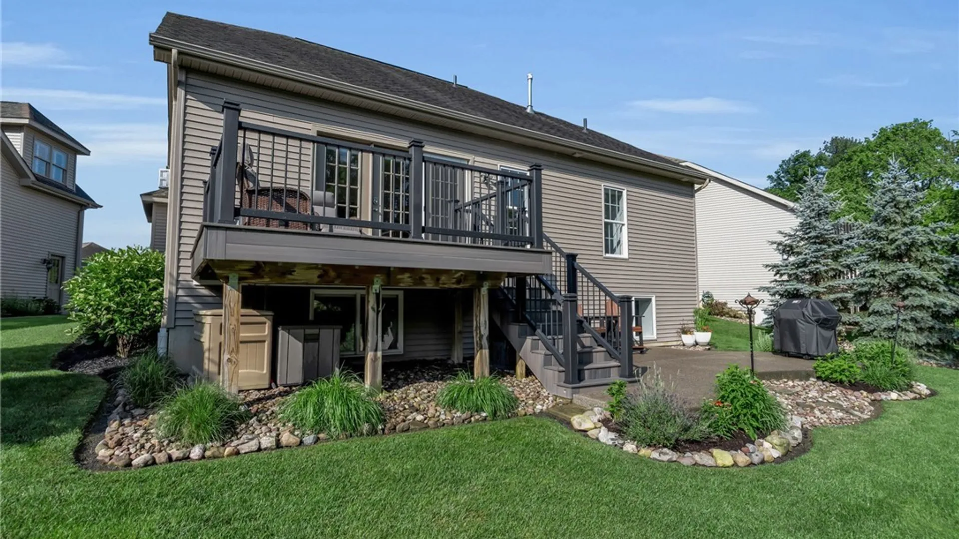 Property at 30 Logan Lane, Lancaster, NY 14086 41