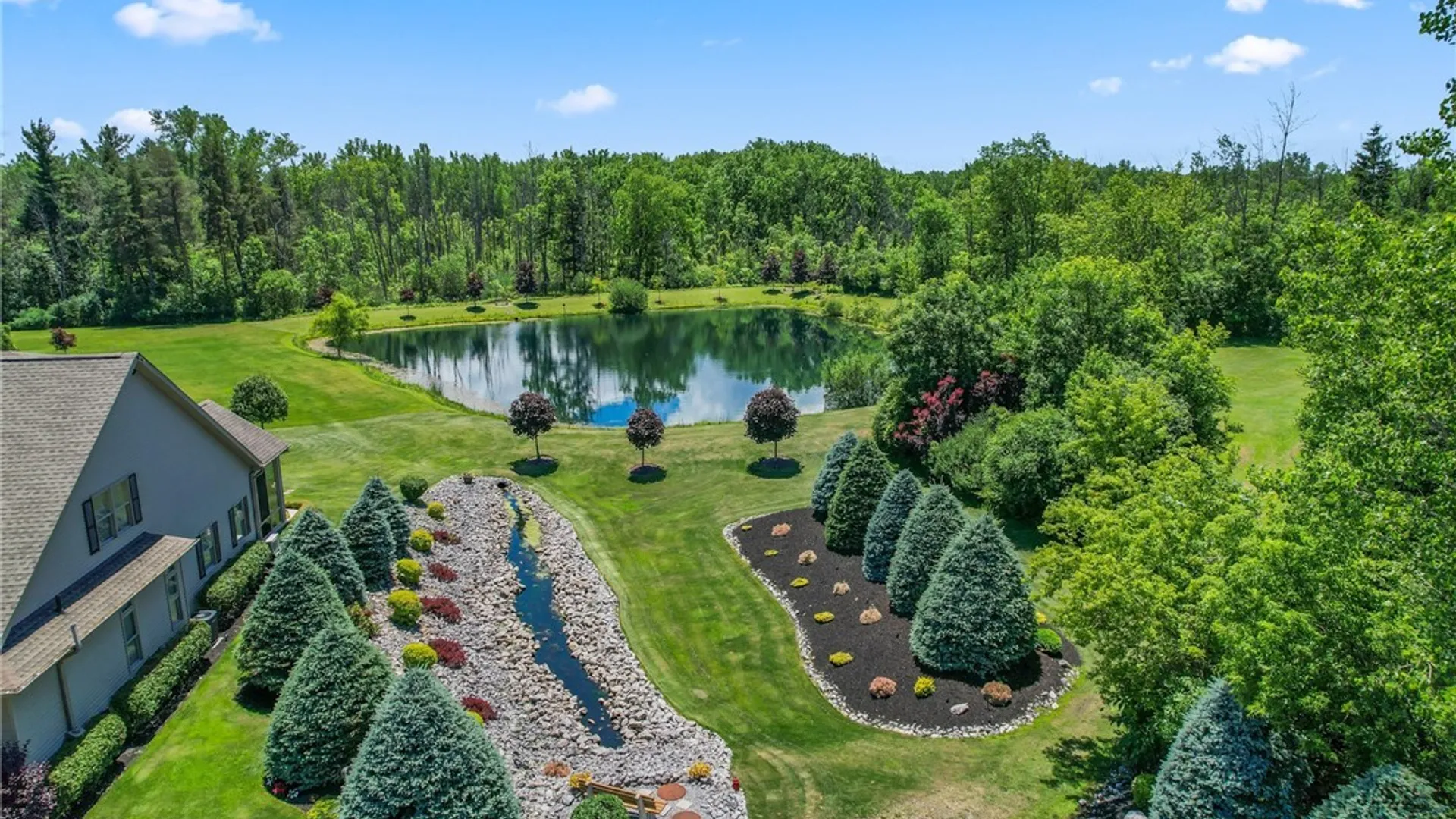 Property at 30 Logan Lane, Lancaster, NY 14086 46