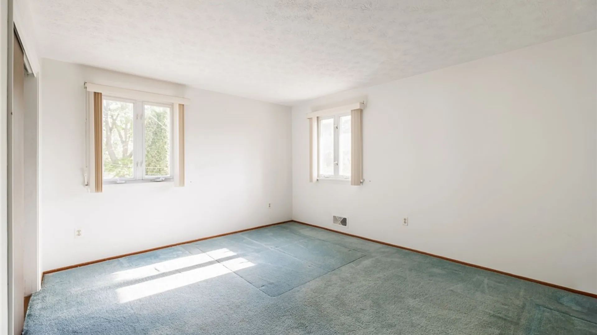 Property at 15 Ascot Drive, Chili, NY 14624 22