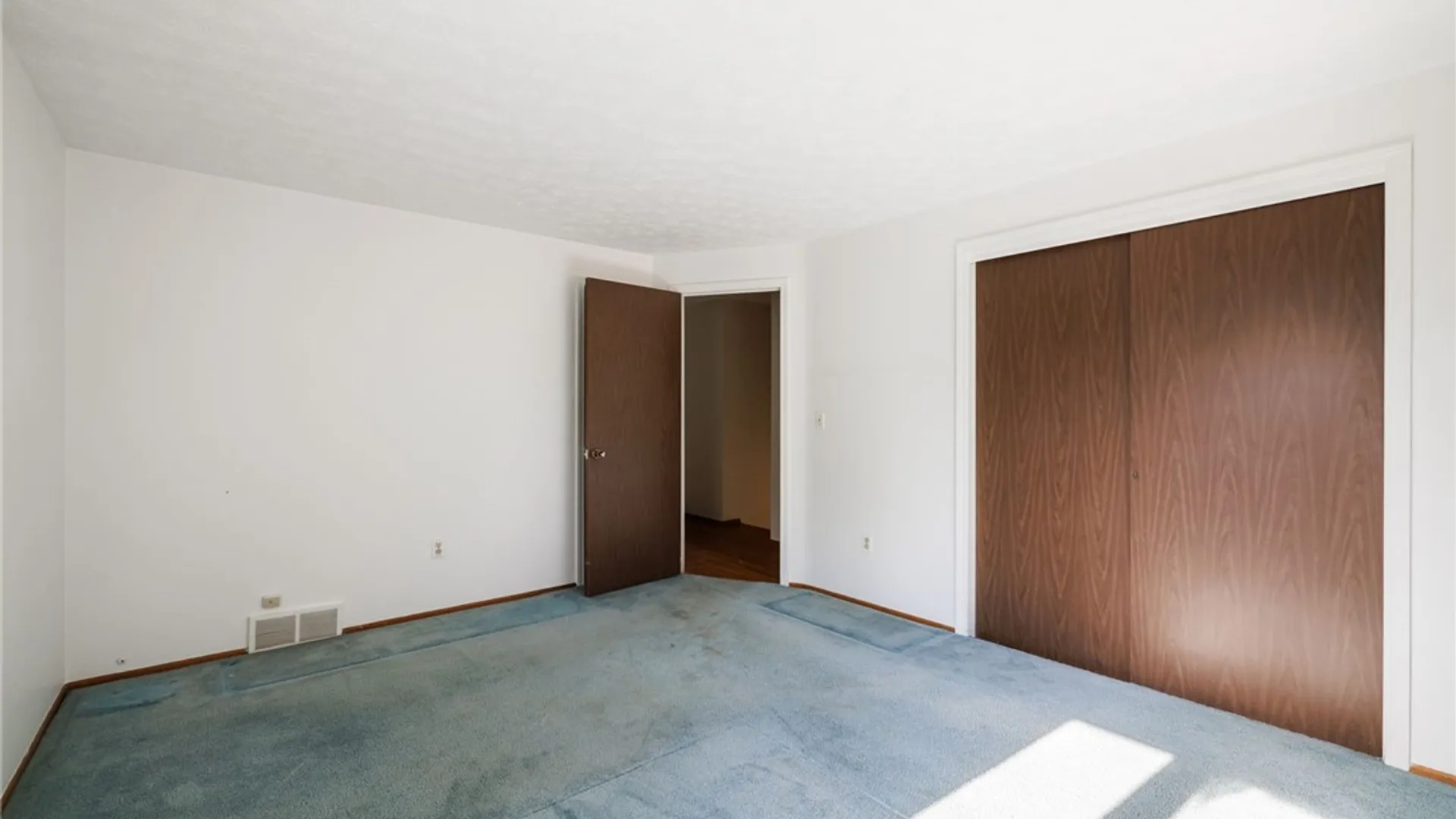 Property at 15 Ascot Drive, Chili, NY 14624 23