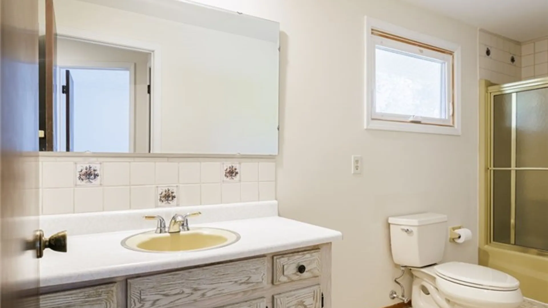 Property at 15 Ascot Drive, Chili, NY 14624 25