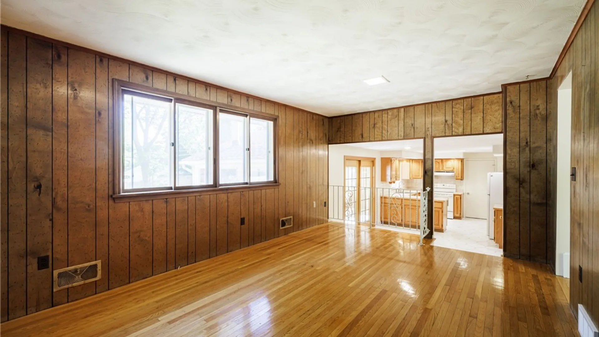 Property at 15 Ascot Drive, Chili, NY 14624 8