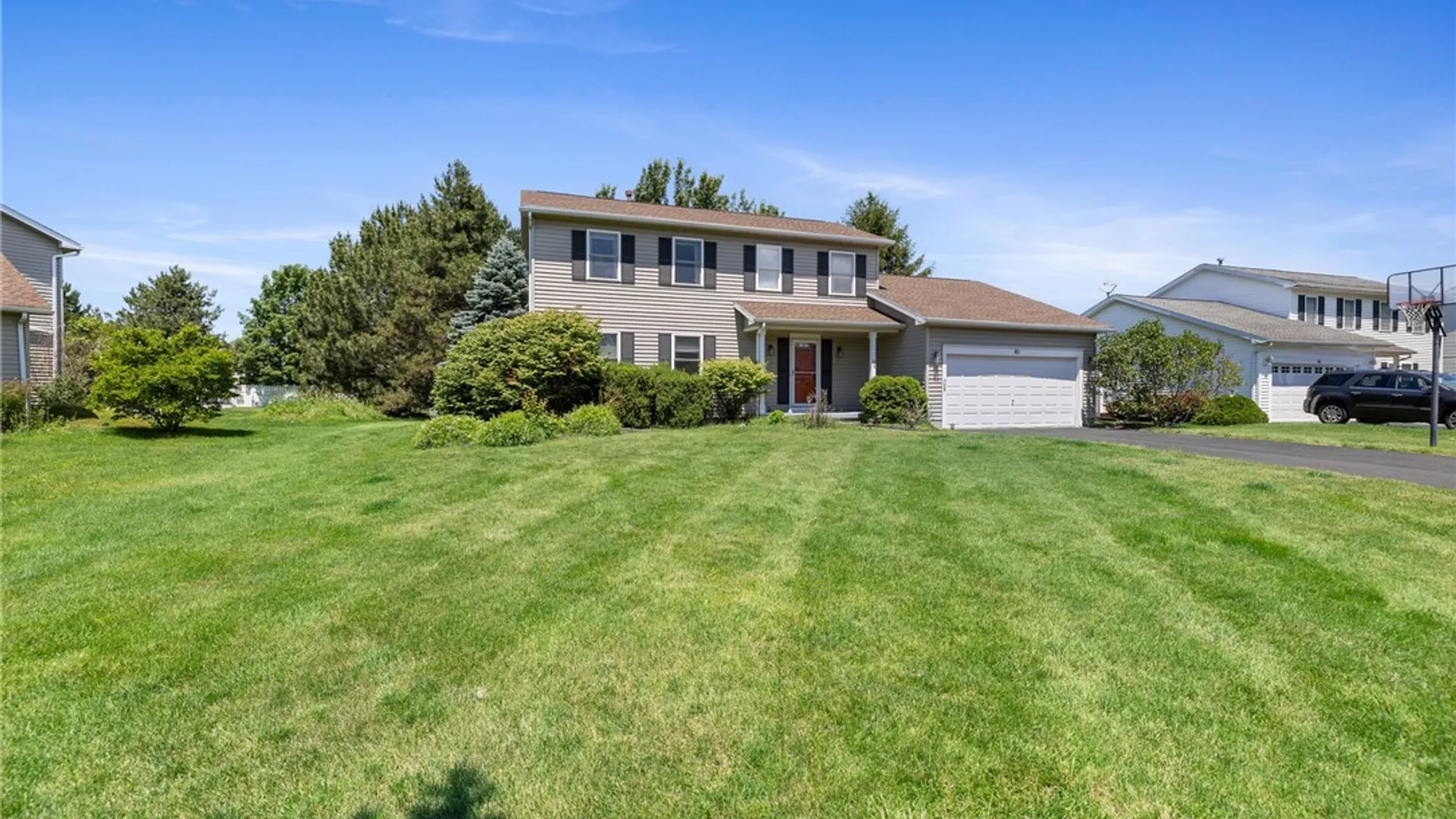 Property at 40 Alverstone Way, Henrietta, NY 14586 2