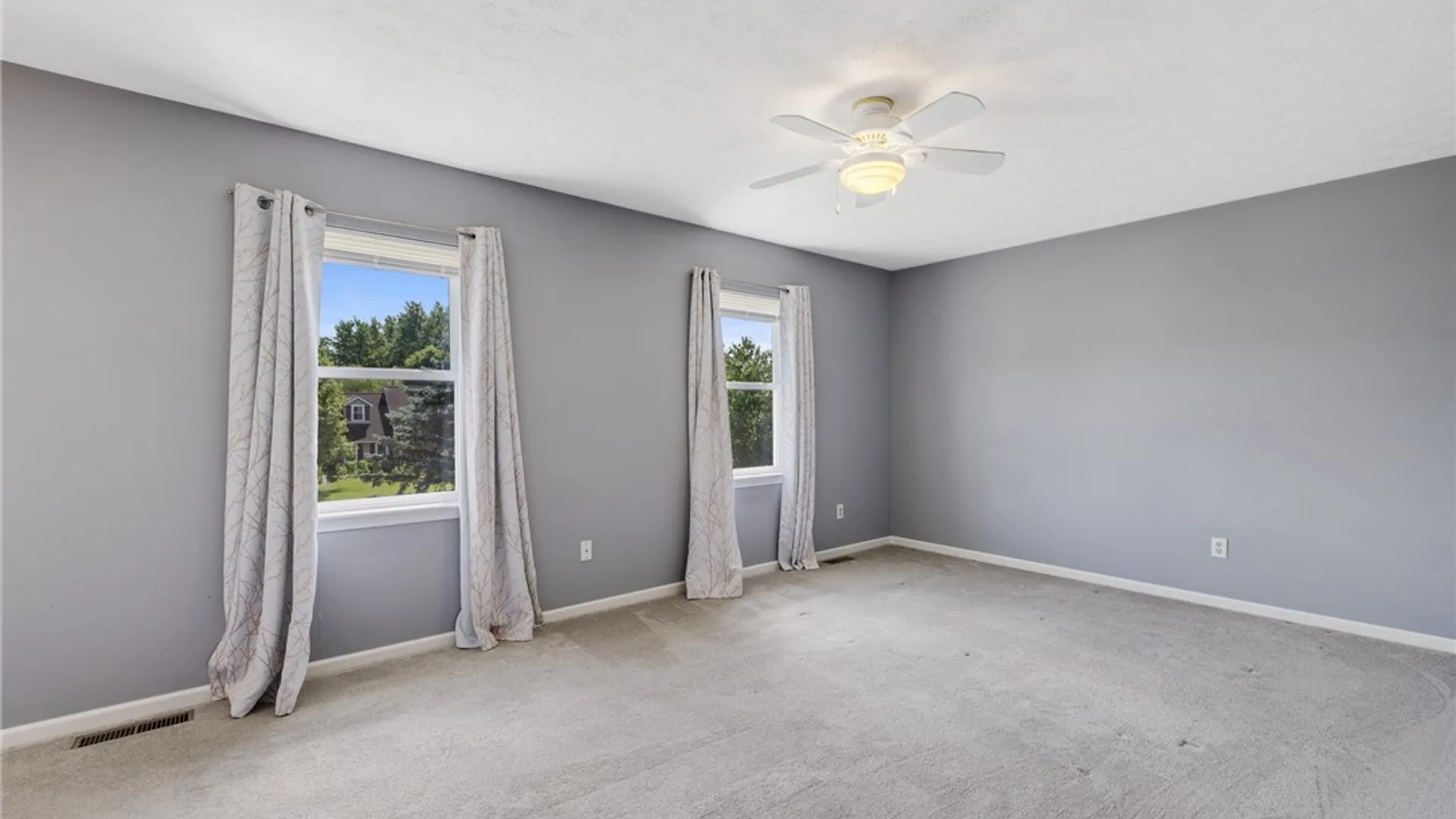Property at 40 Alverstone Way, Henrietta, NY 14586 26