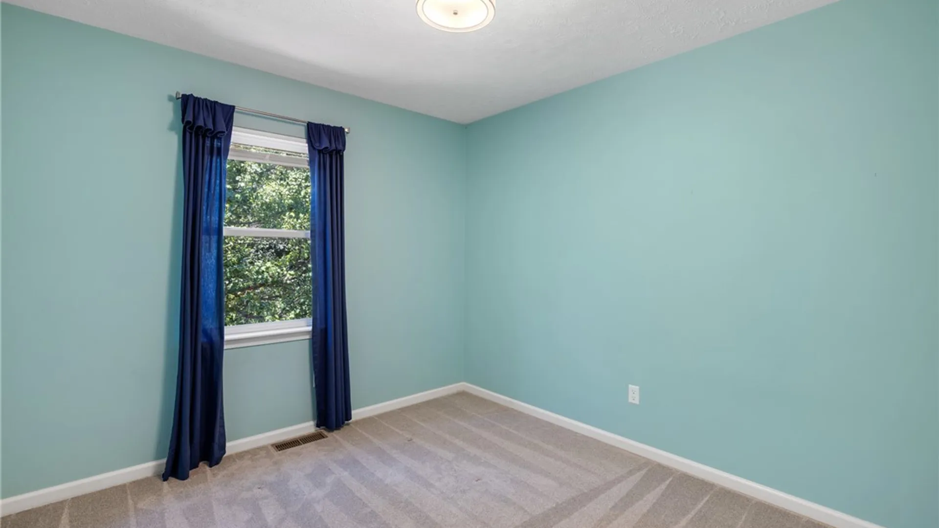 Property at 40 Alverstone Way, Henrietta, NY 14586 31