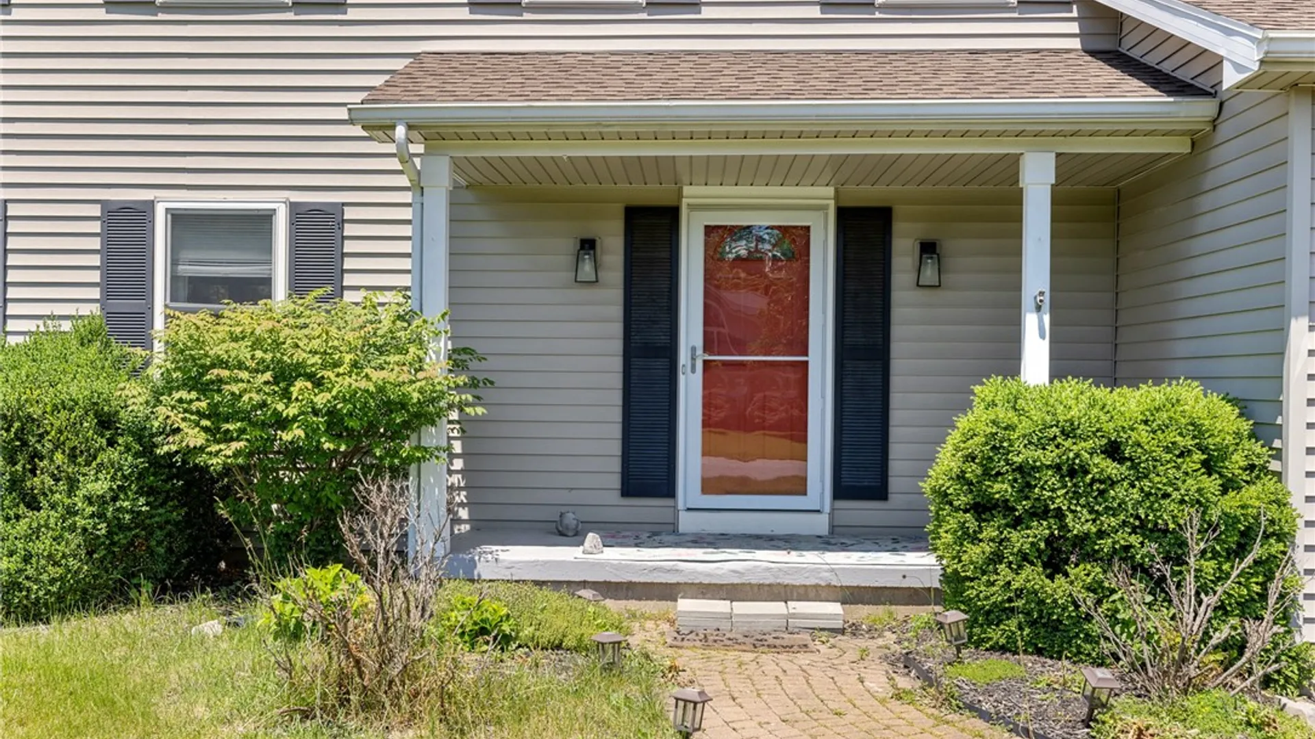 Property at 40 Alverstone Way, Henrietta, NY 14586 5