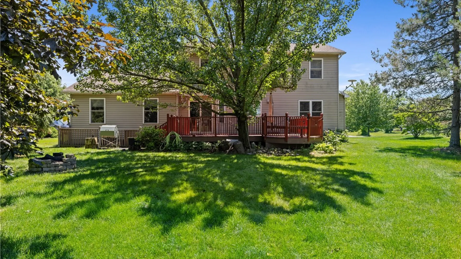 Property at 40 Alverstone Way, Henrietta, NY 14586 8