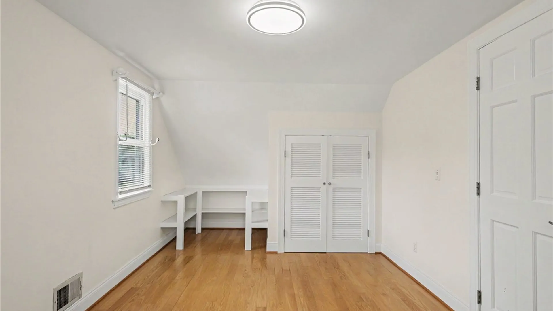 Property at 67 Dunrovin Lane, Brighton, NY 14618 16