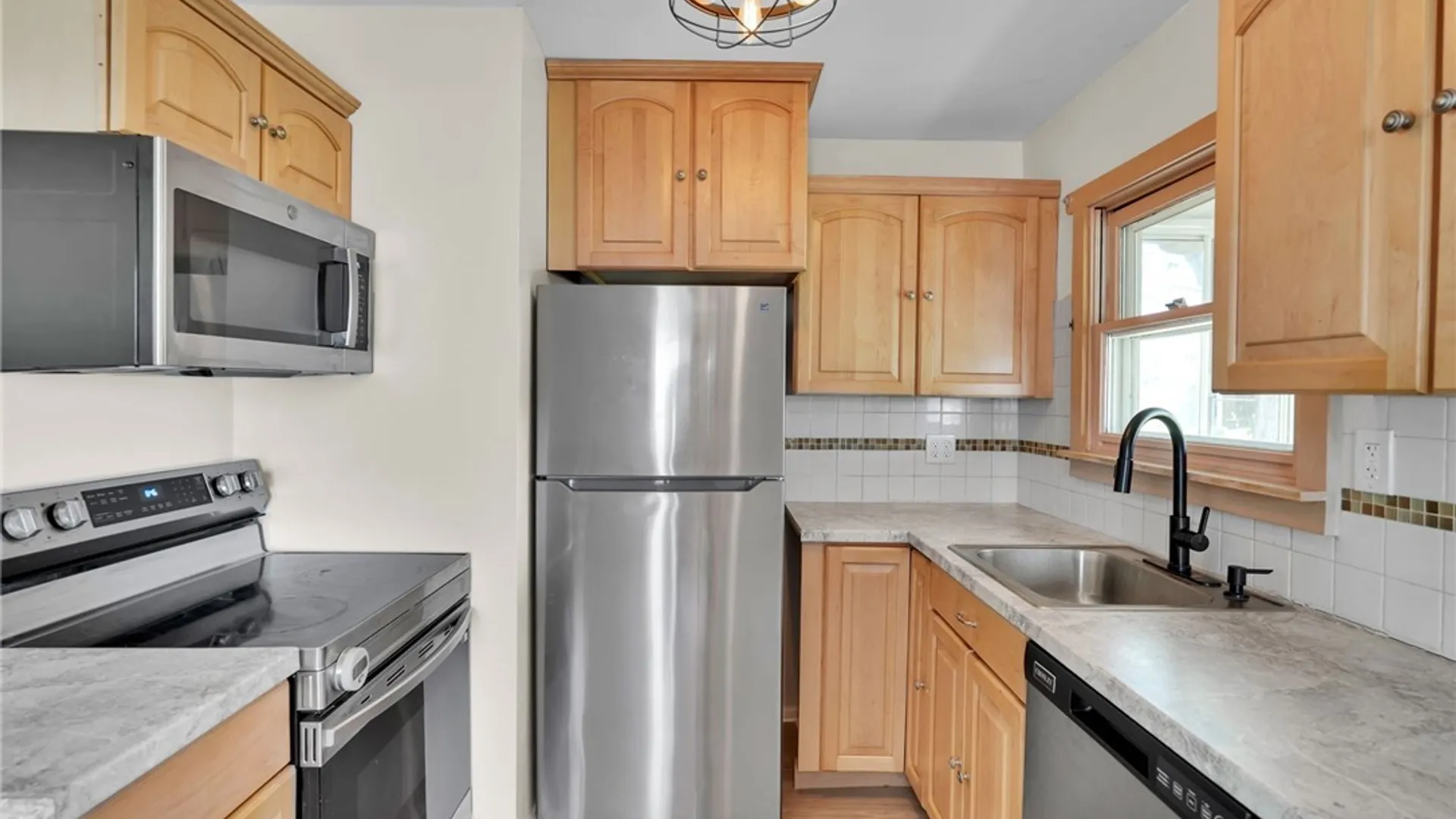 Property at 201 Dupont Avenue, Tonawanda, NY 14150 15
