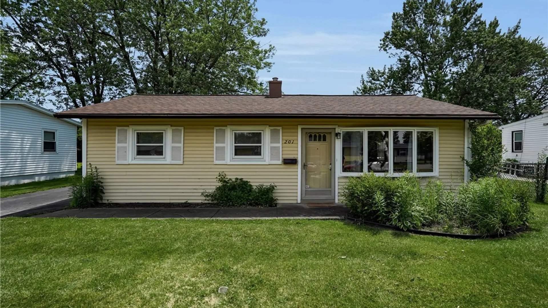 Property at 201 Dupont Avenue, Tonawanda, NY 14150 2