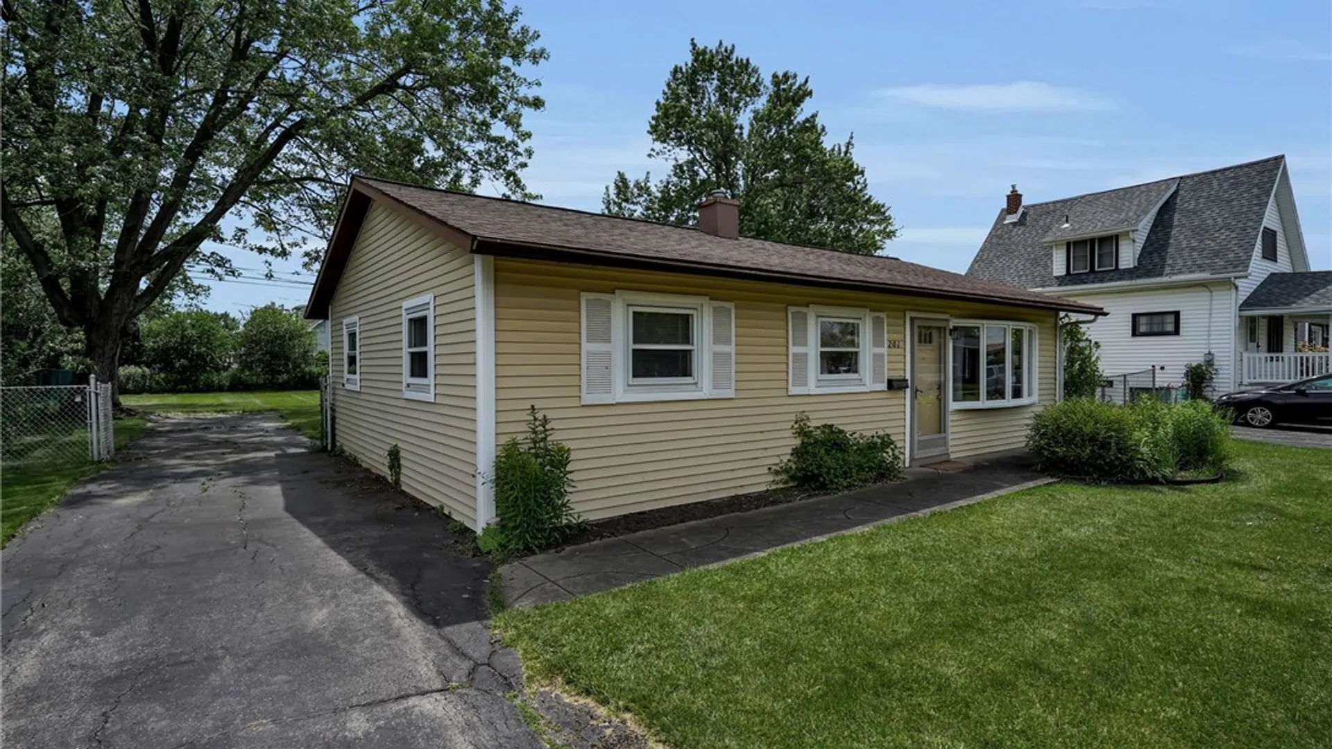 Property at 201 Dupont Avenue, Tonawanda, NY 14150 4