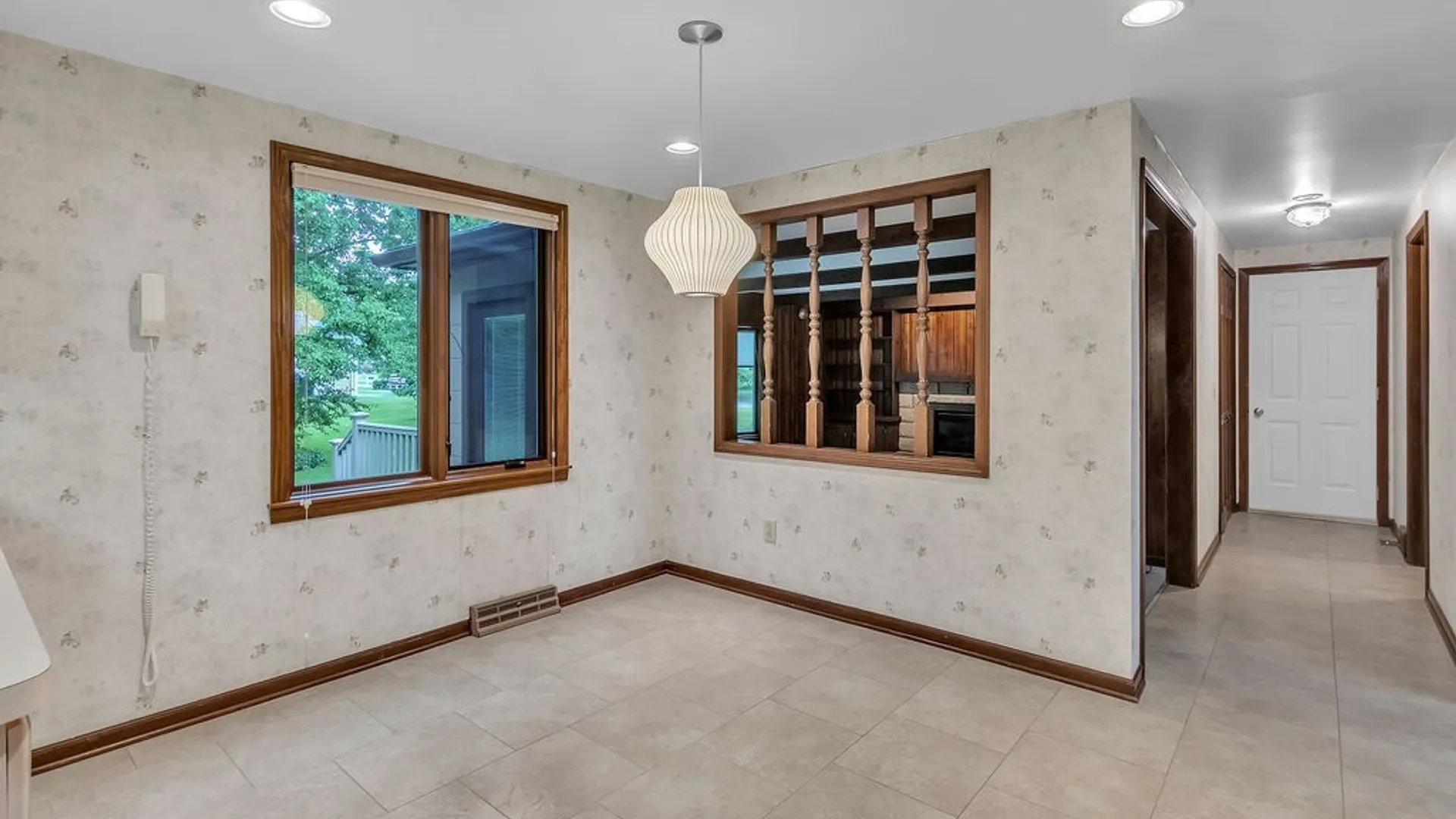Property at 47 Woodstock Road, Grand Island, NY 14072 23