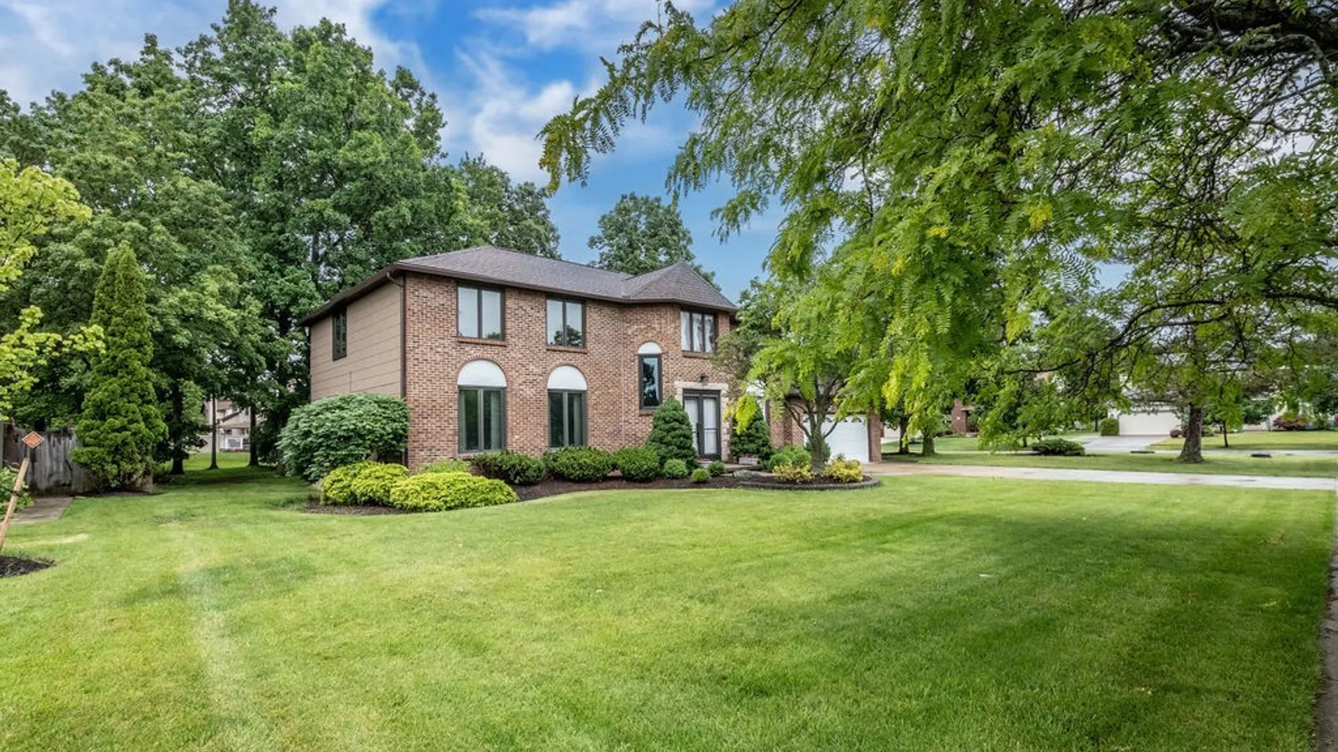 Property at 47 Woodstock Road, Grand Island, NY 14072 3