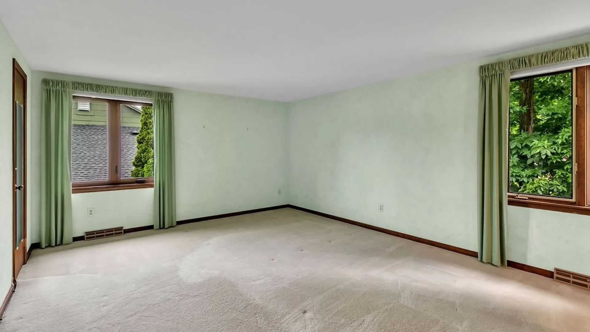 Property at 47 Woodstock Road, Grand Island, NY 14072 39