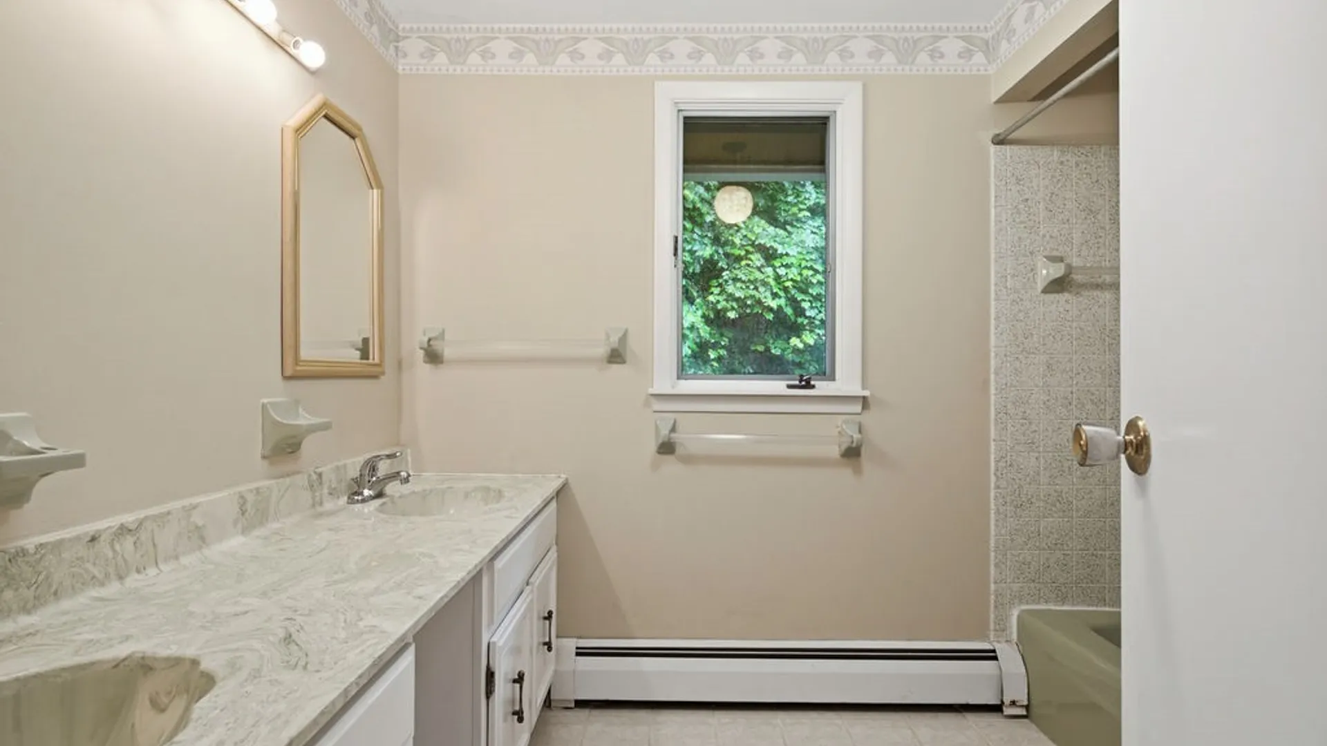 Property at 13 Green Fir Circle, Camillus, NY 13219 27