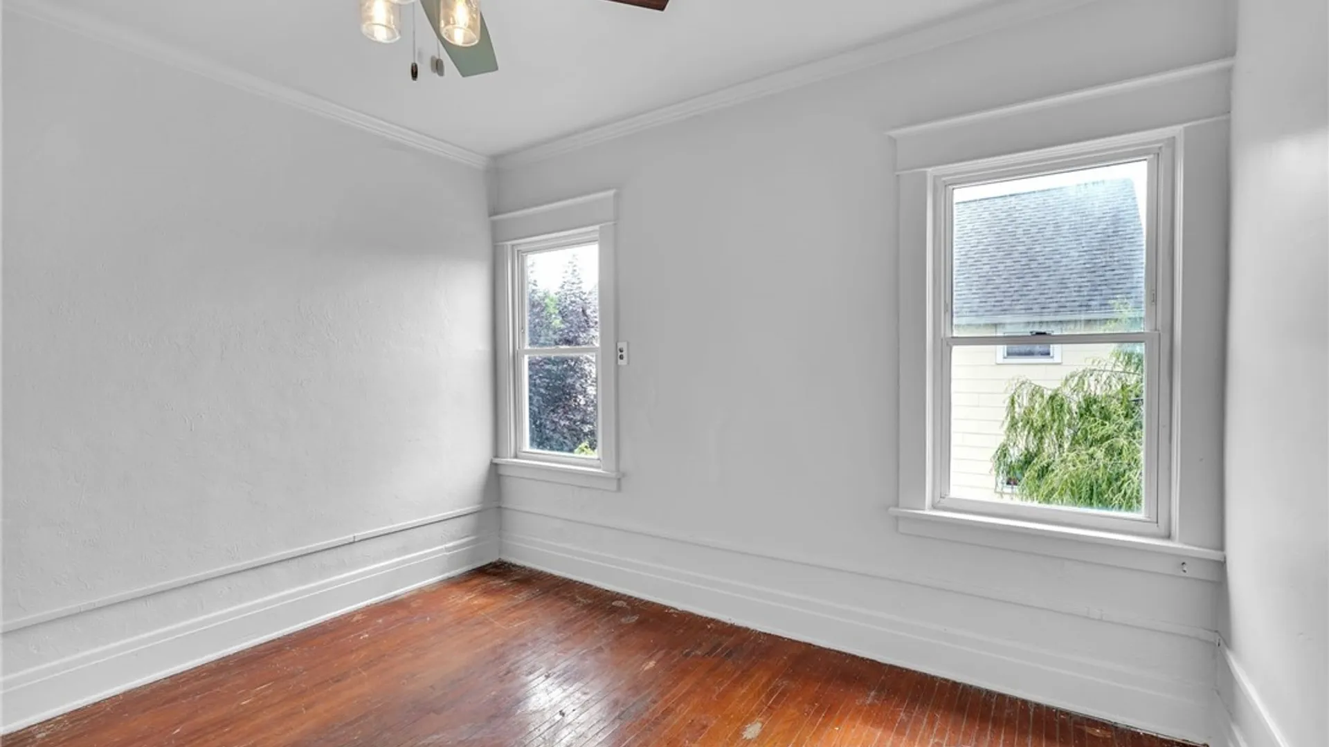 Property at 239 Roesch Avenue, Buffalo, NY 14207 15