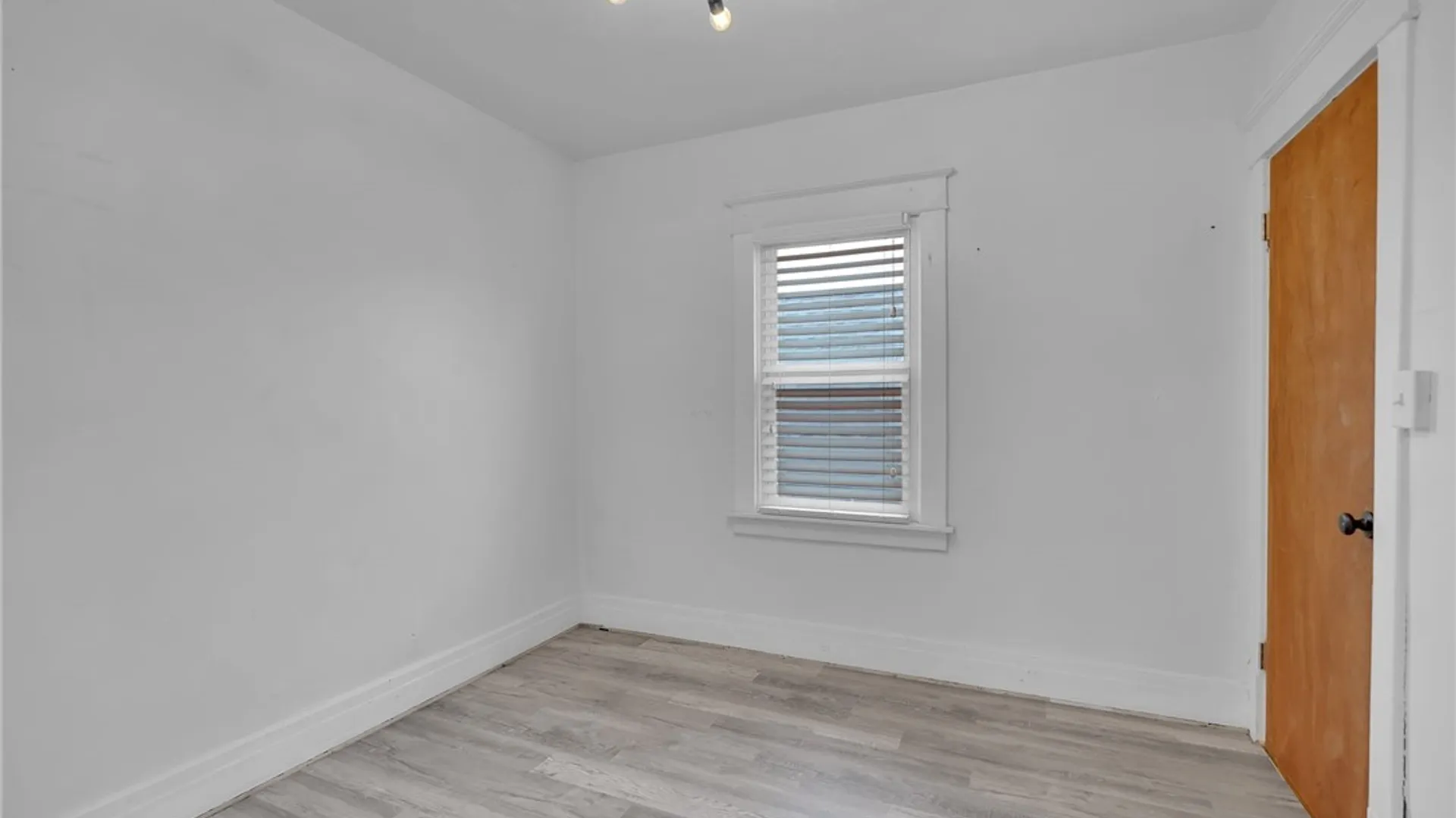 Property at 239 Roesch Avenue, Buffalo, NY 14207 34