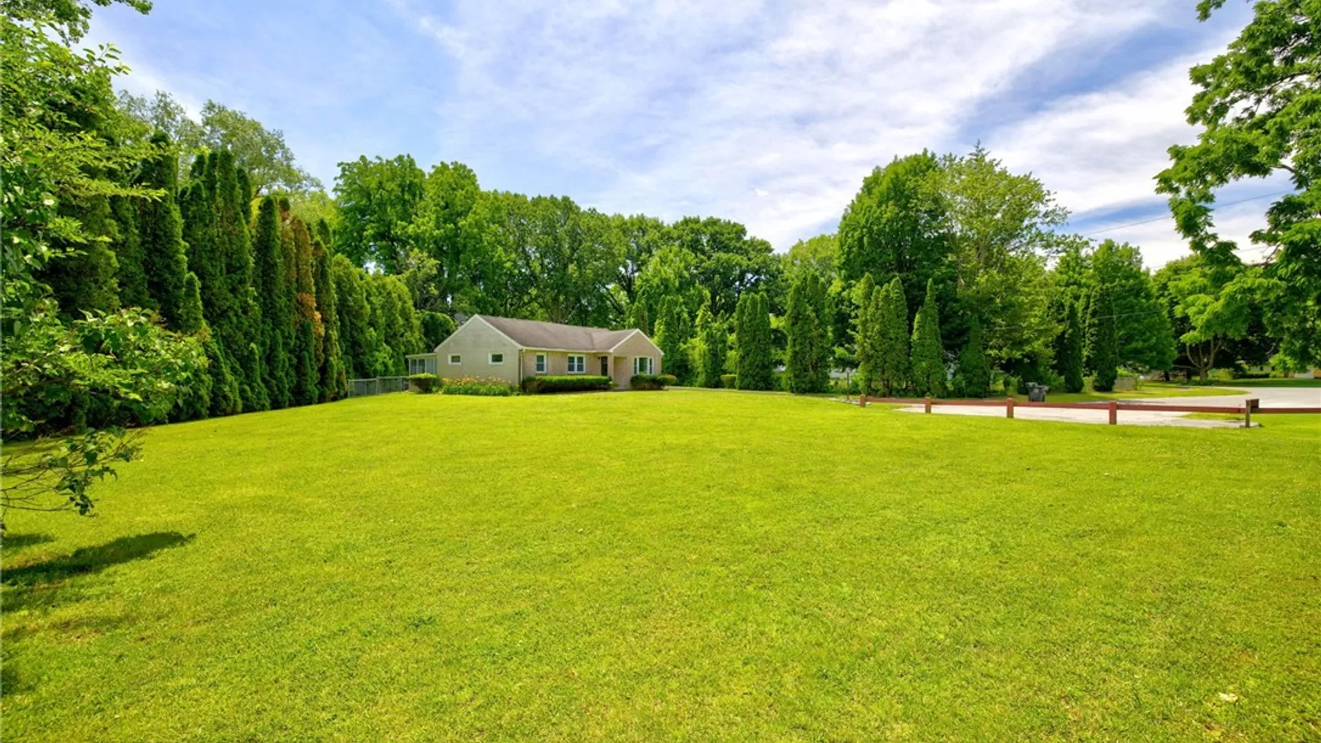 Property at 10 Mascot Drive, Greece, NY 14626 25