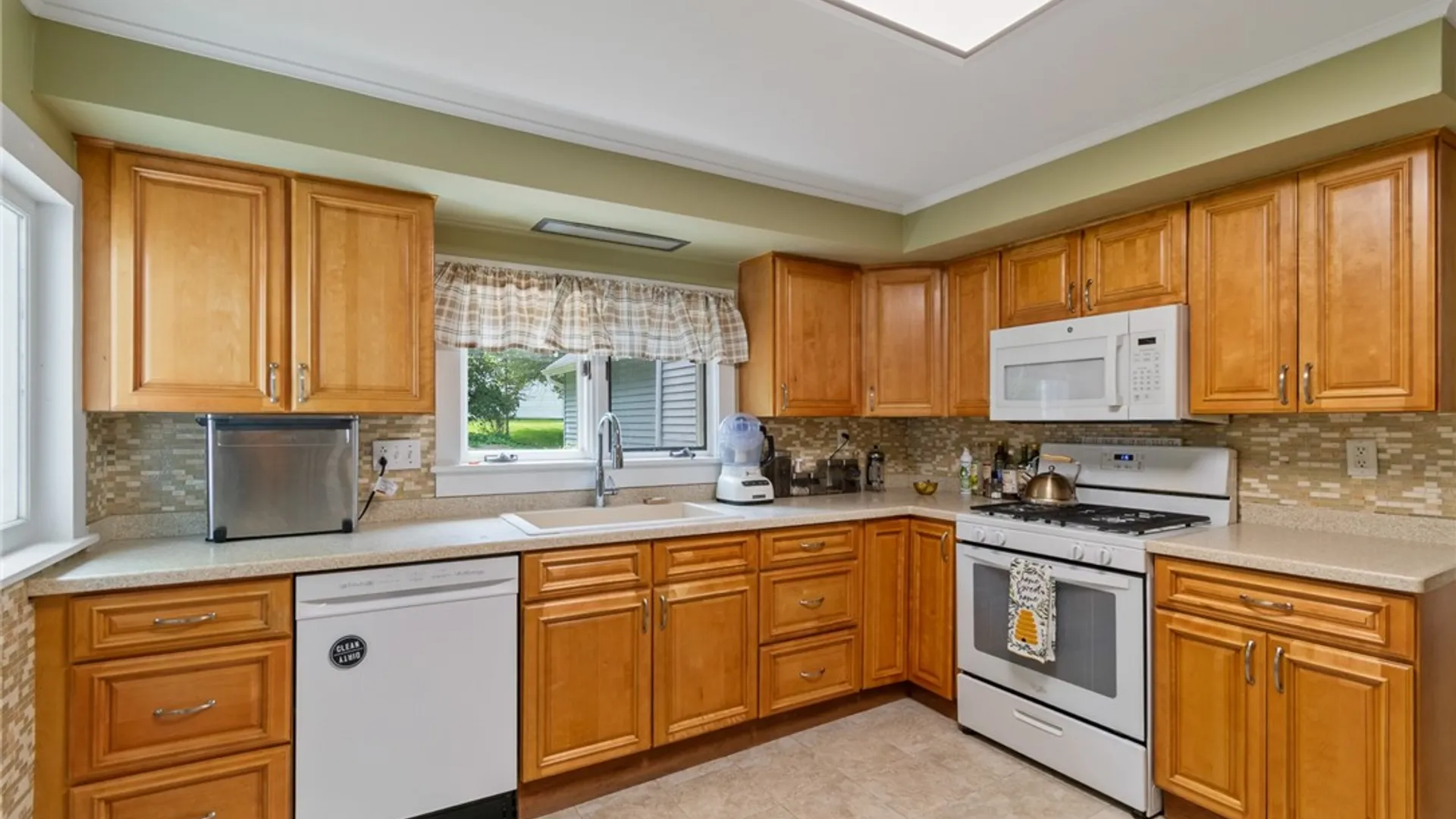 Property at 16 Michigan Street, East Bloomfield, NY 14469 8