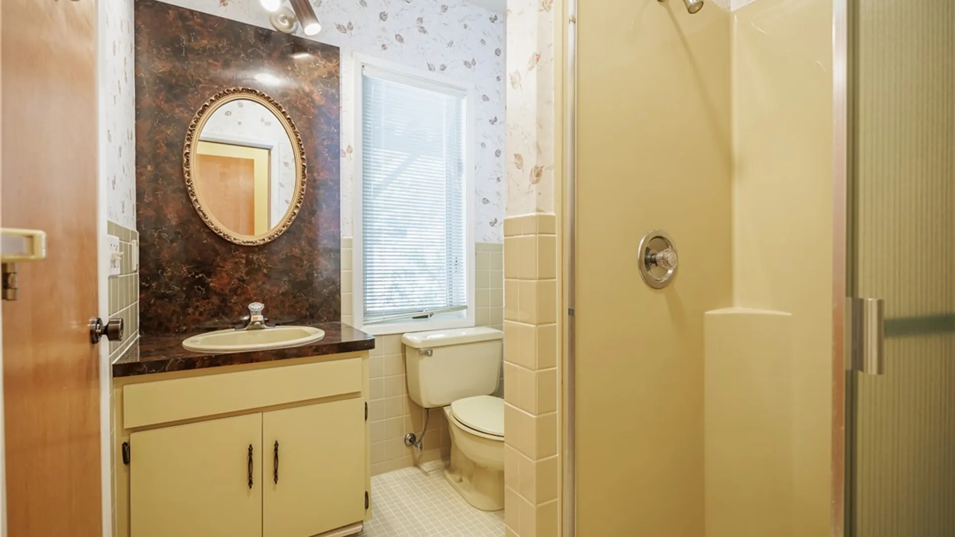 Property at 17 Tuliptree Lane, Irondequoit, NY 14617 38