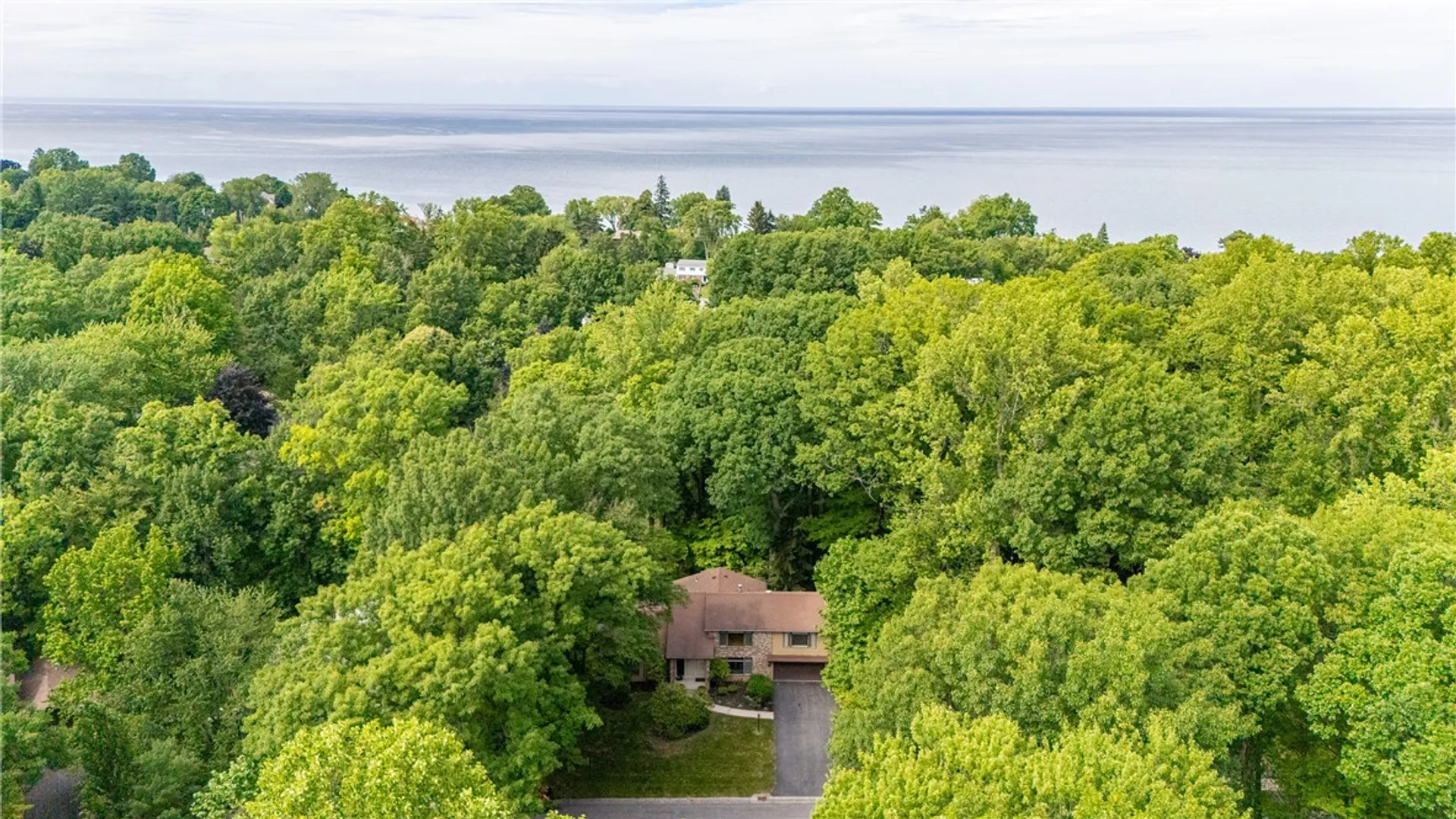 Property at 17 Tuliptree Lane, Irondequoit, NY 14617 50