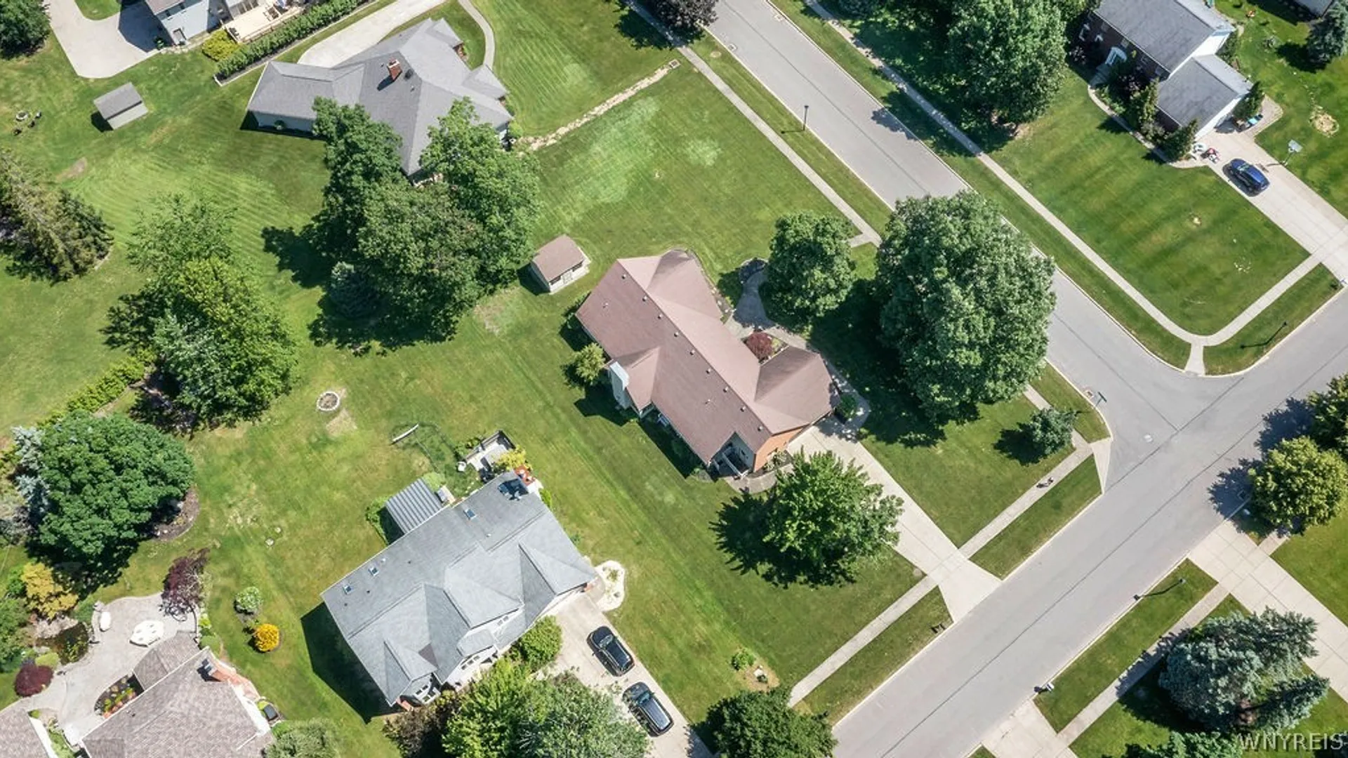 Property at 10 Spicer Creek, Grand Island, NY 14072 11