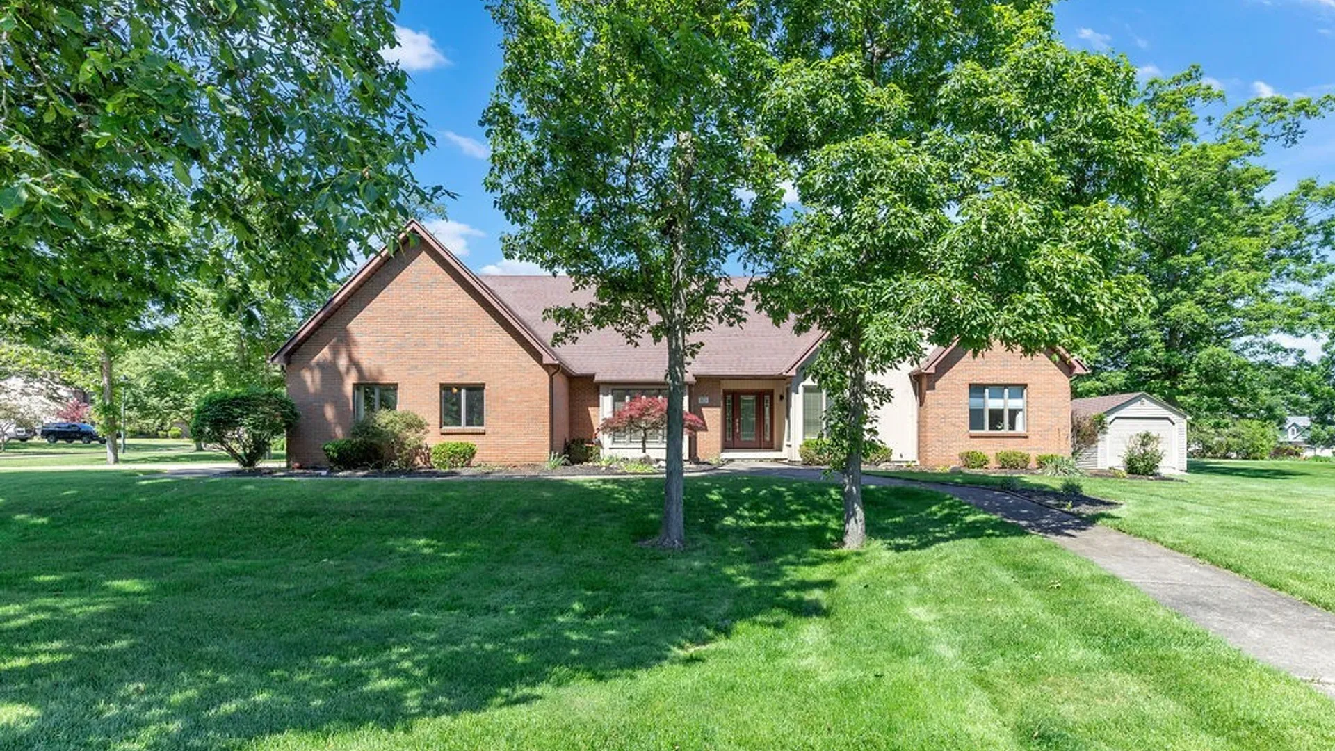 Property at 10 Spicer Creek, Grand Island, NY 14072 2