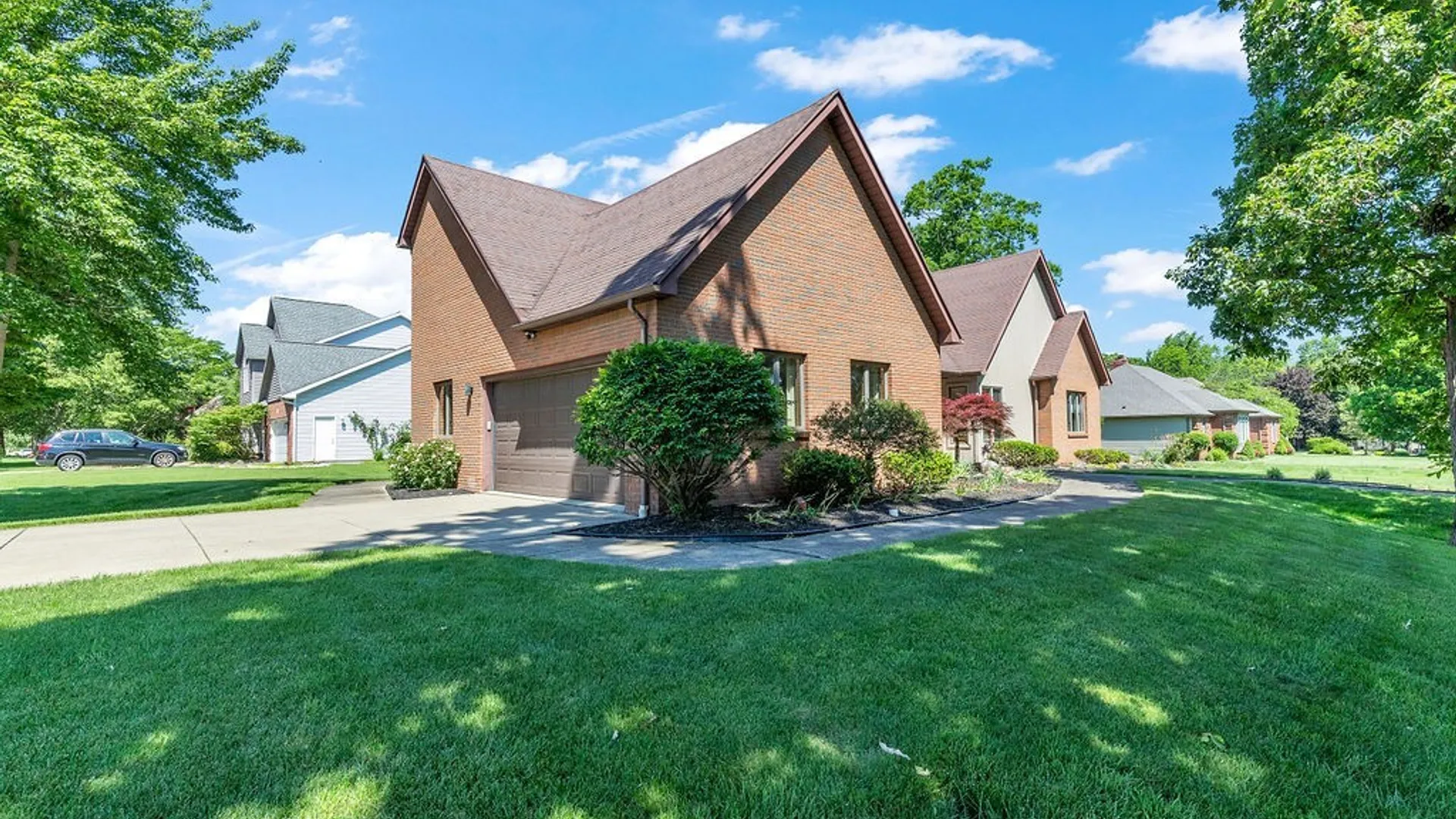 Property at 10 Spicer Creek, Grand Island, NY 14072 4