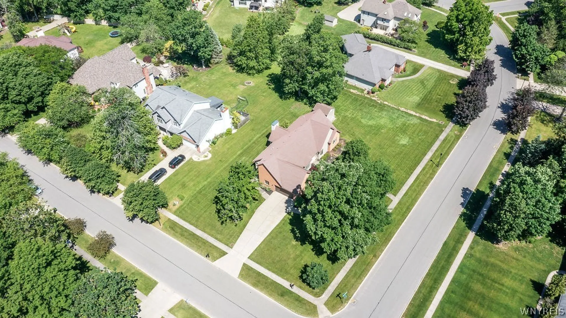 Property at 10 Spicer Creek, Grand Island, NY 14072 9
