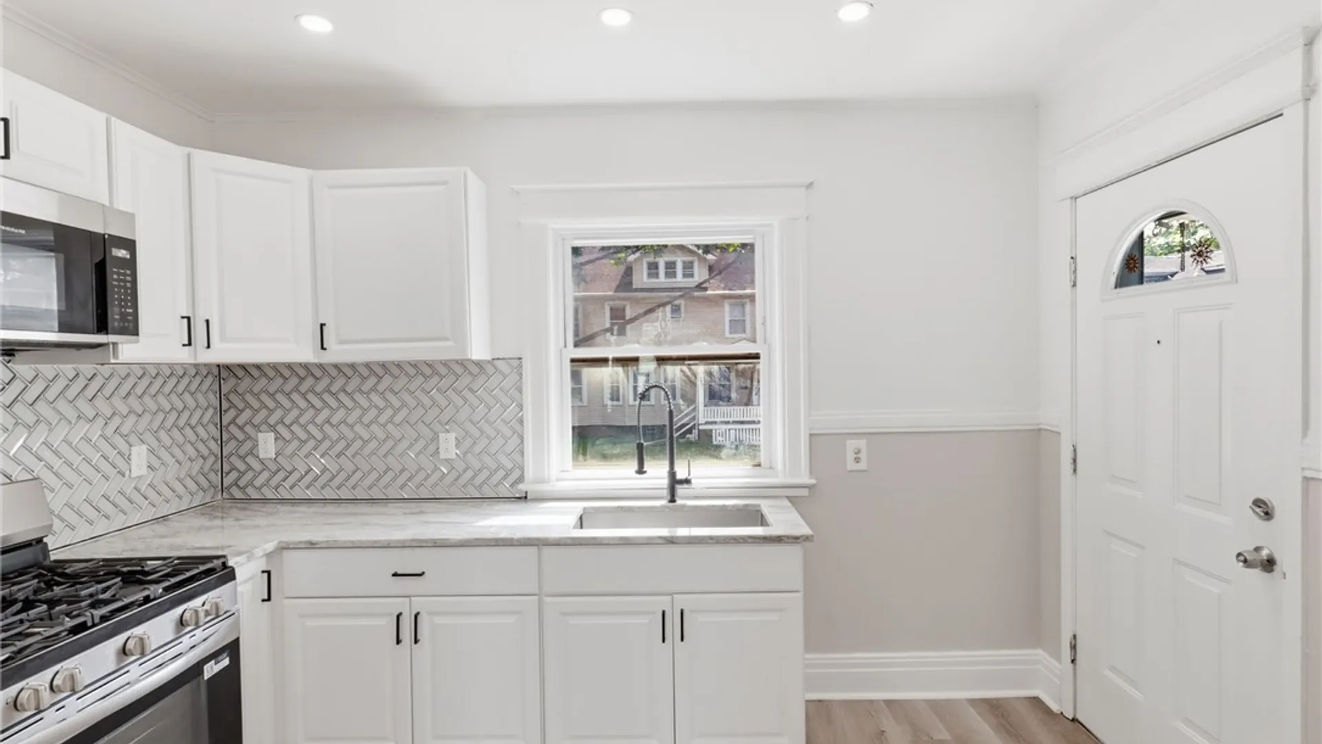 Property at 133 Parkside Avenue, Rochester, NY 14609 11