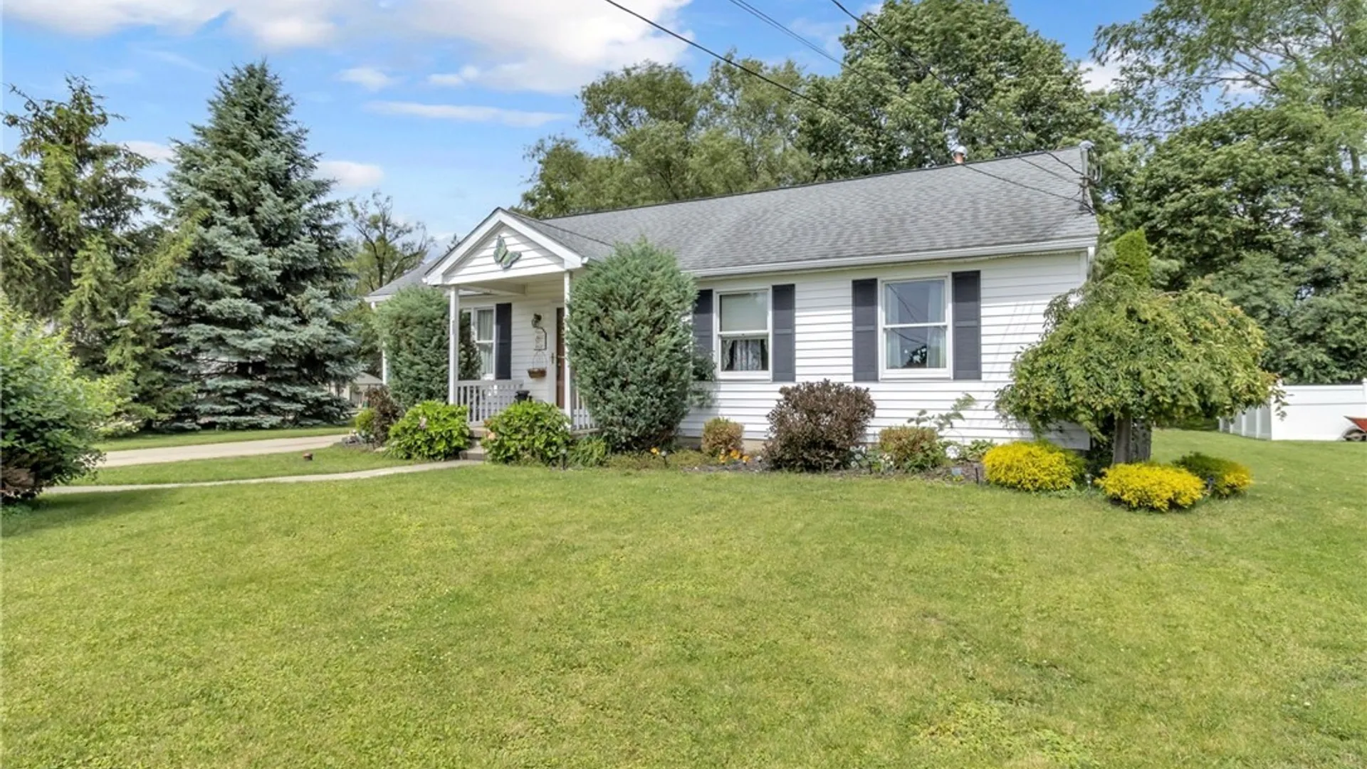 Property at 4437 Willow Lane, Hamburg, NY 14075 2