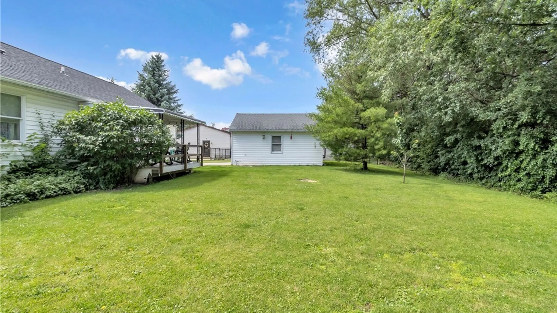 Property at 4437 Willow Lane, Hamburg, NY 14075 21