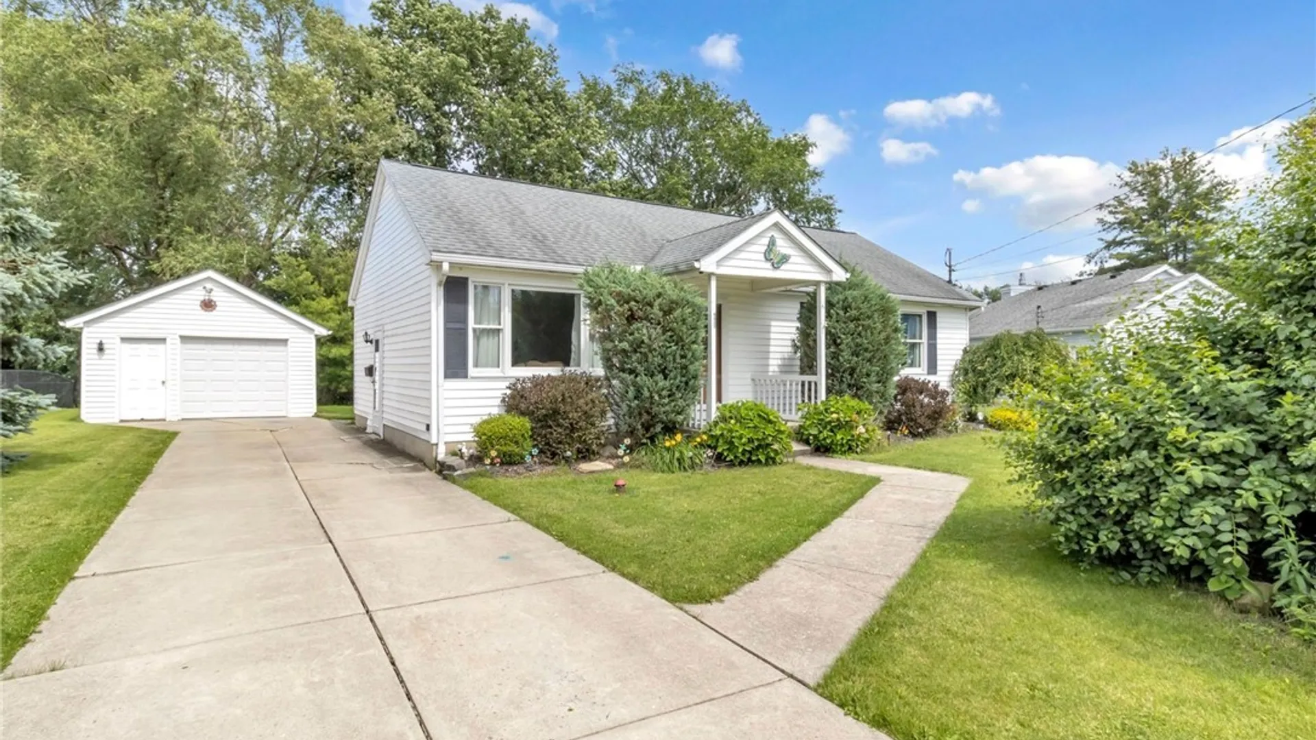 Property at 4437 Willow Lane, Hamburg, NY 14075 30