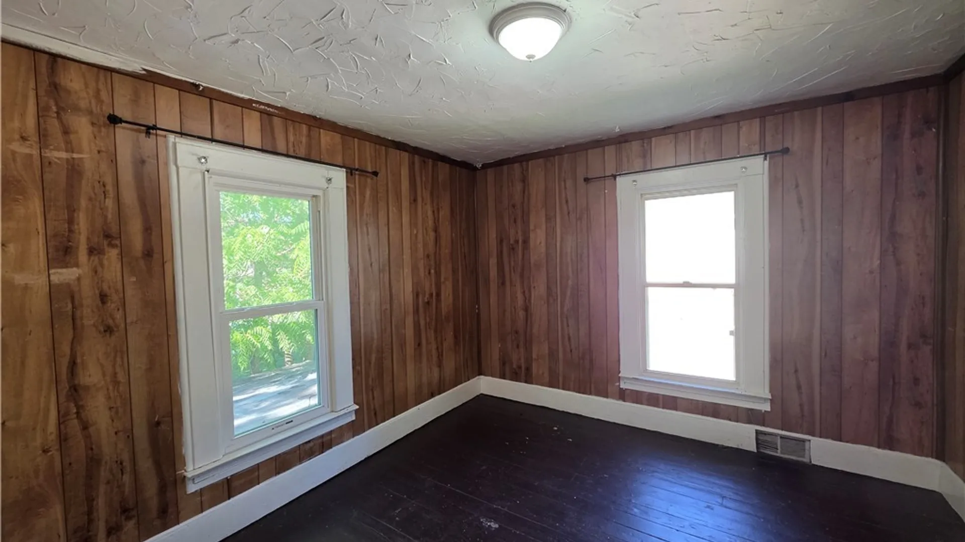 Property at 2430 Cudaback Avenue, Niagara Falls, NY 14303 5